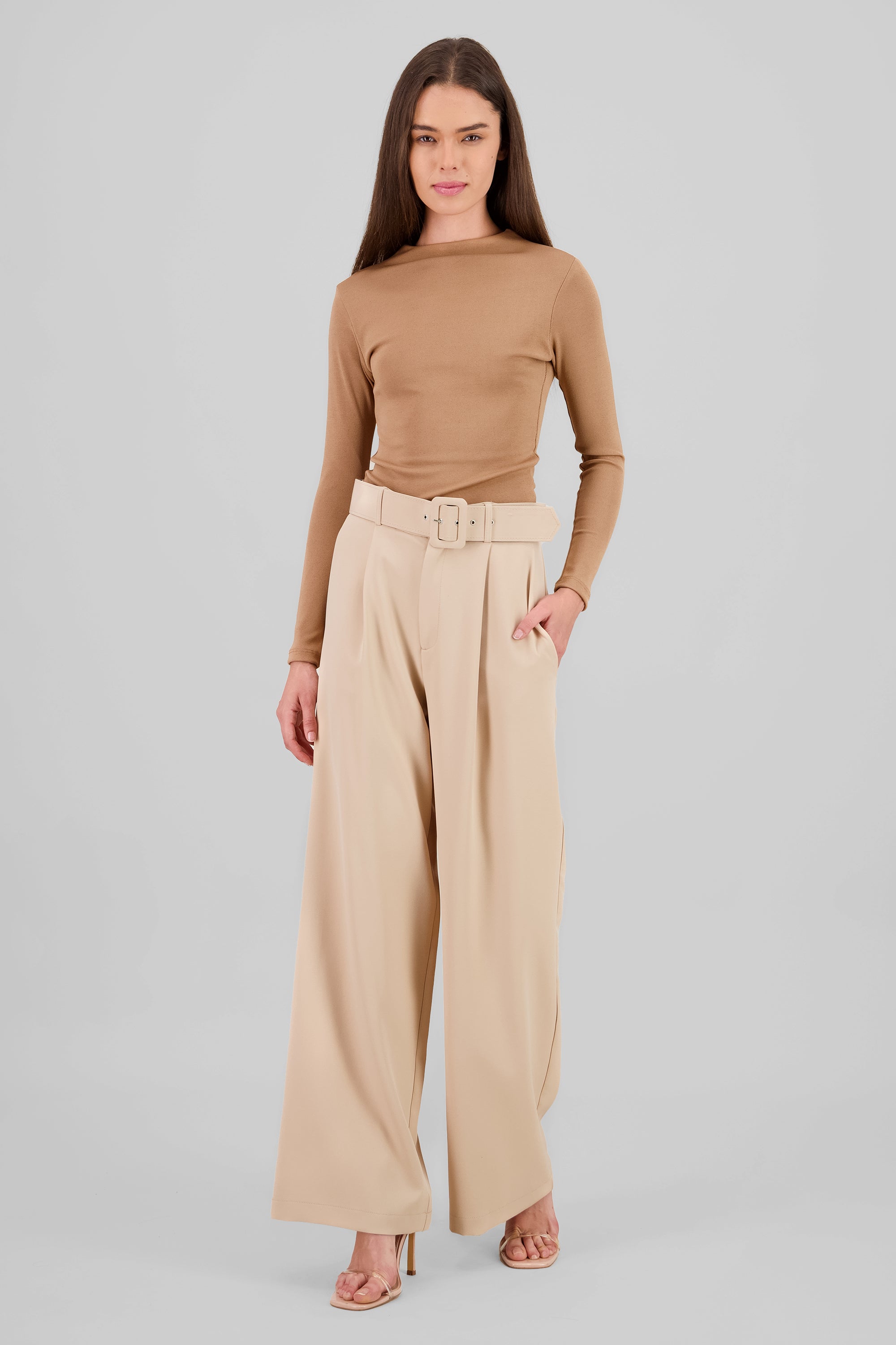 Pantalon Liso Cinturon KHAKI