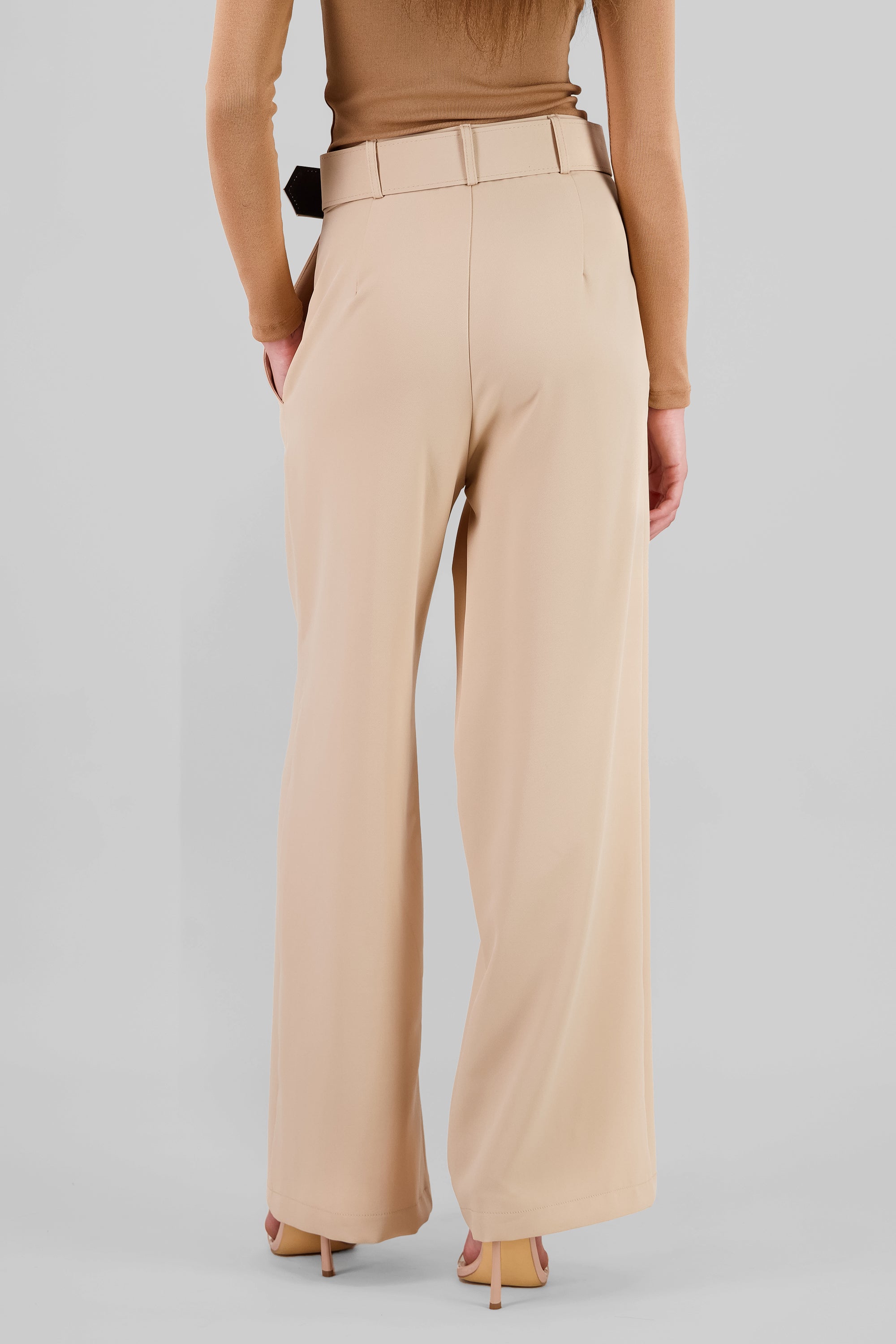 Pantalon Liso Cinturon KHAKI