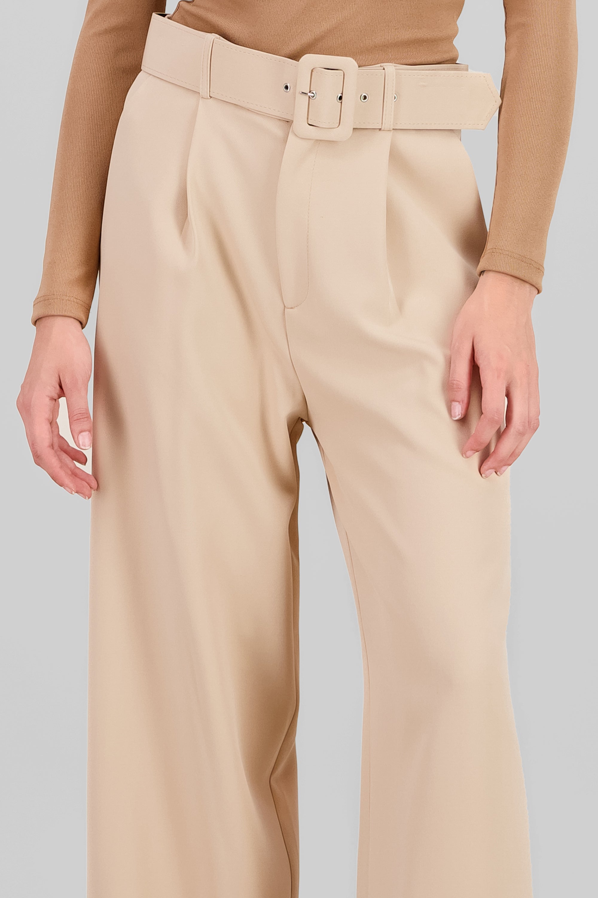 Pantalon Liso Cinturon KHAKI