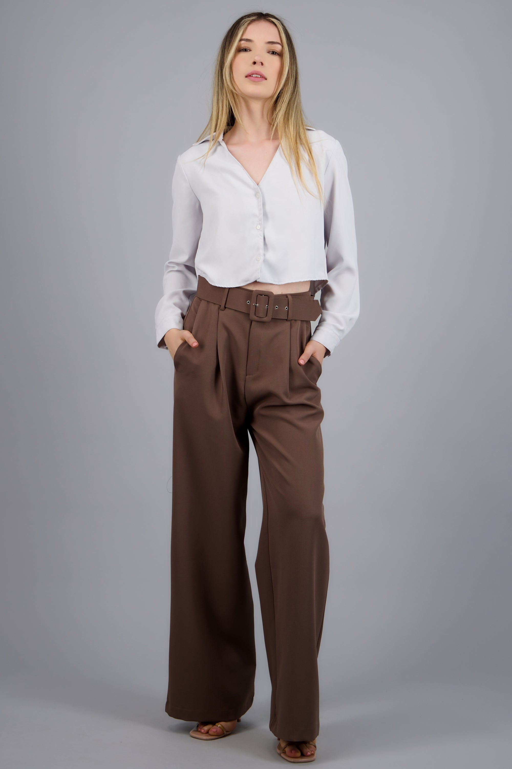 Pantalón liso cinturón TAUPE