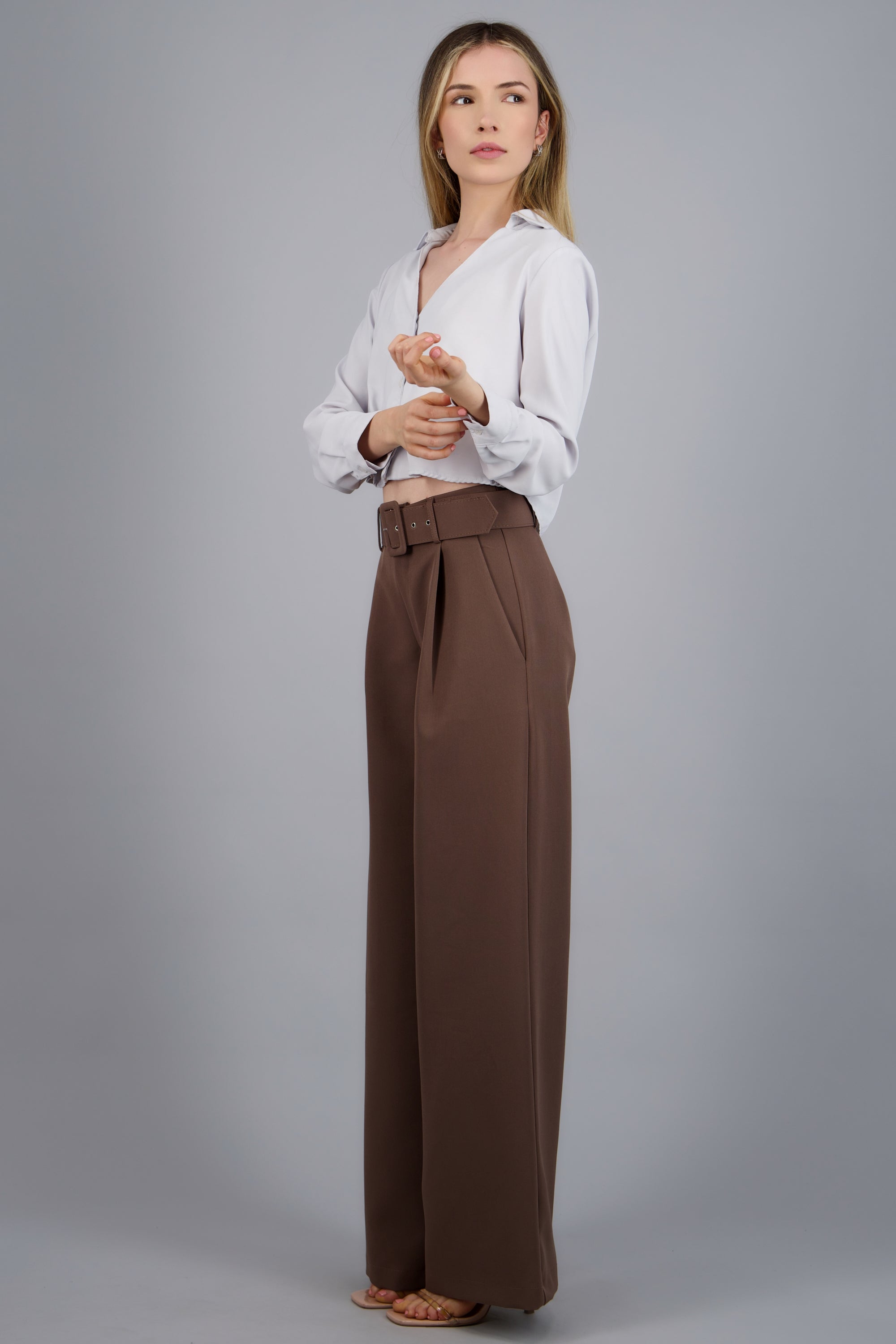 Pantalón liso cinturón TAUPE