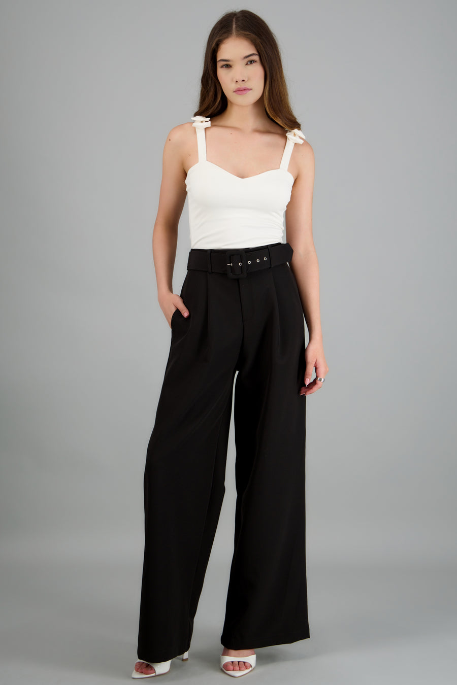 Pantalón liso cinturón