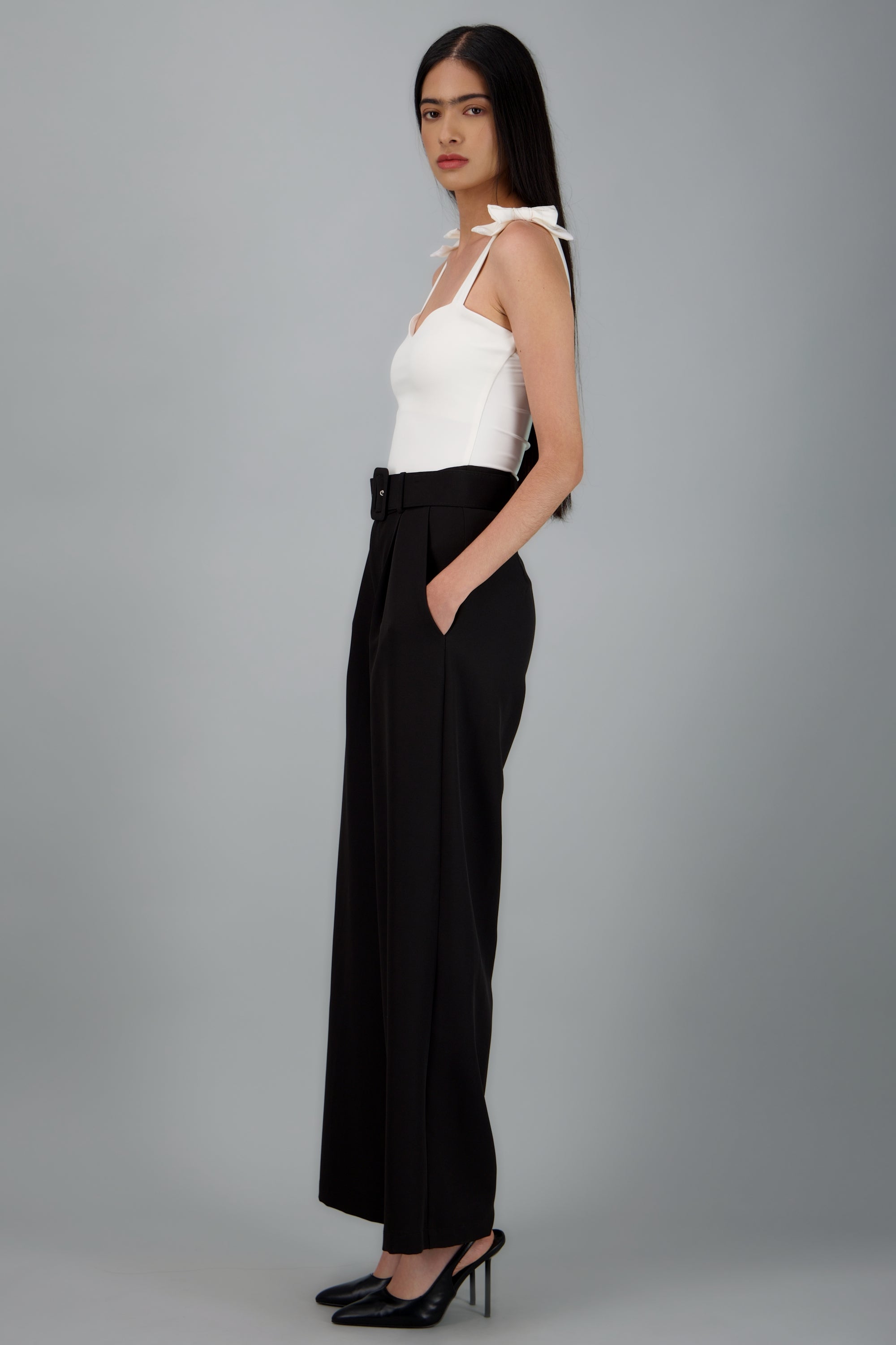 Pantalon Liso Cinturon NEGRO