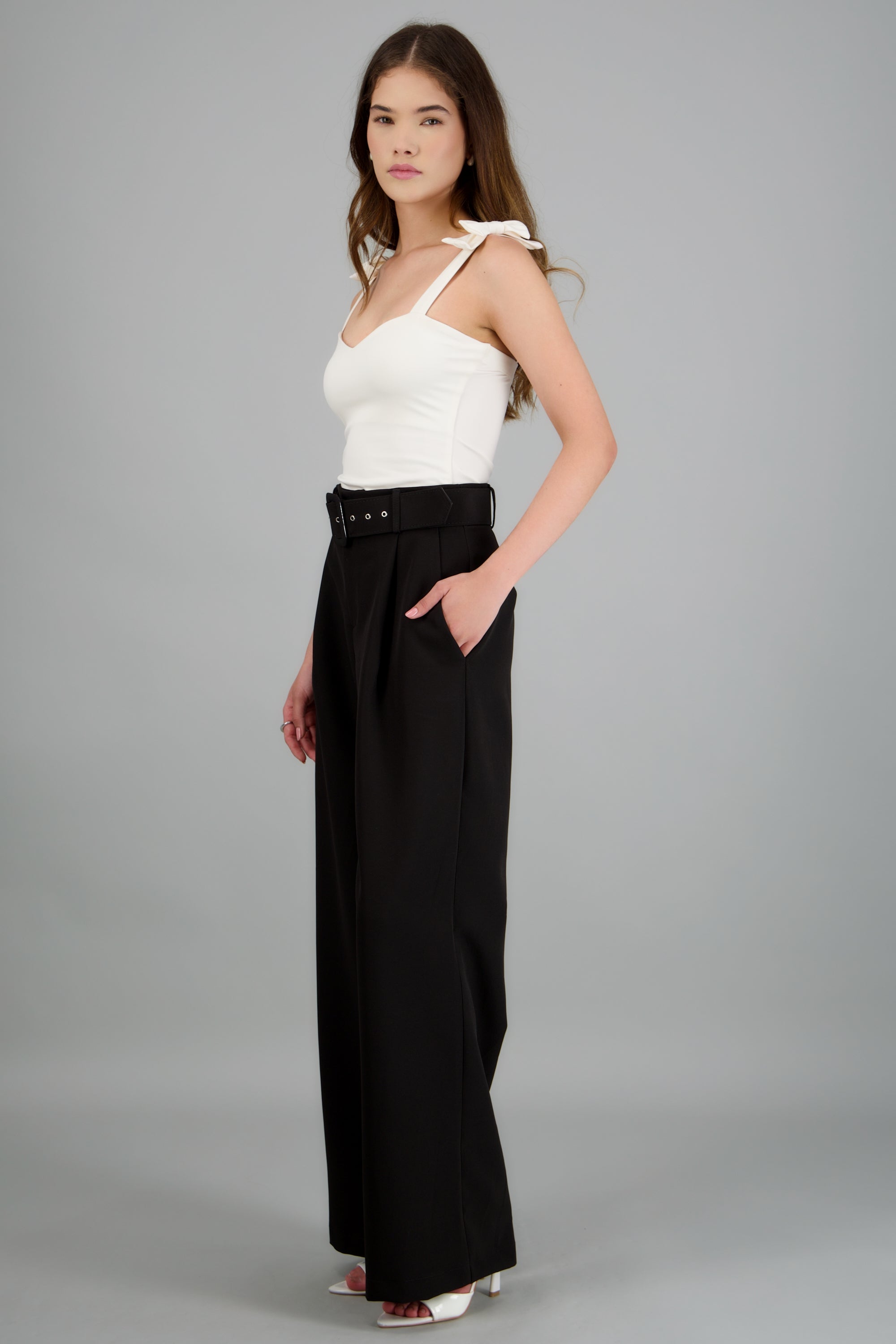 Pantalón liso cinturón NEGRO