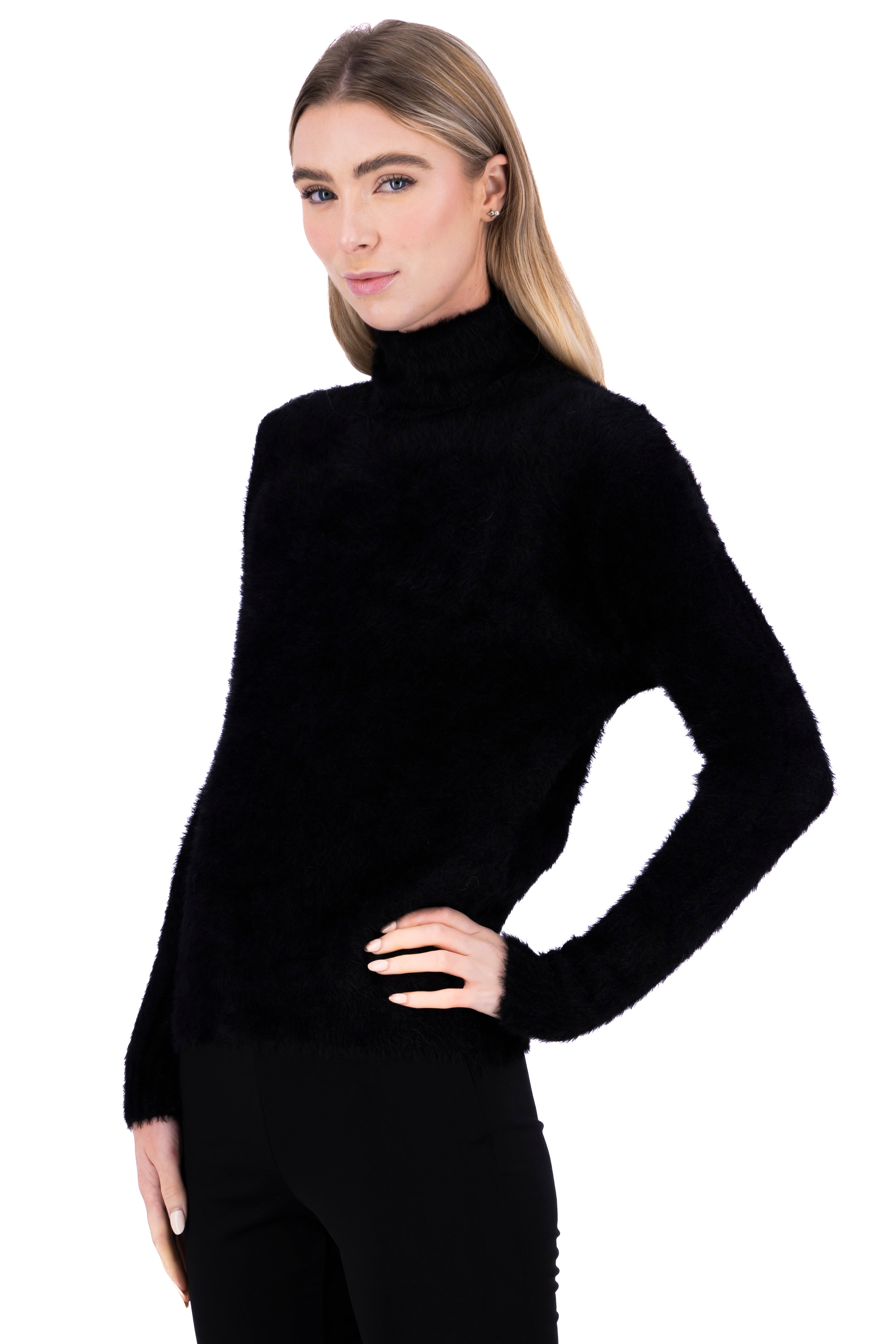 Suéter peluche cuello alto NEGRO