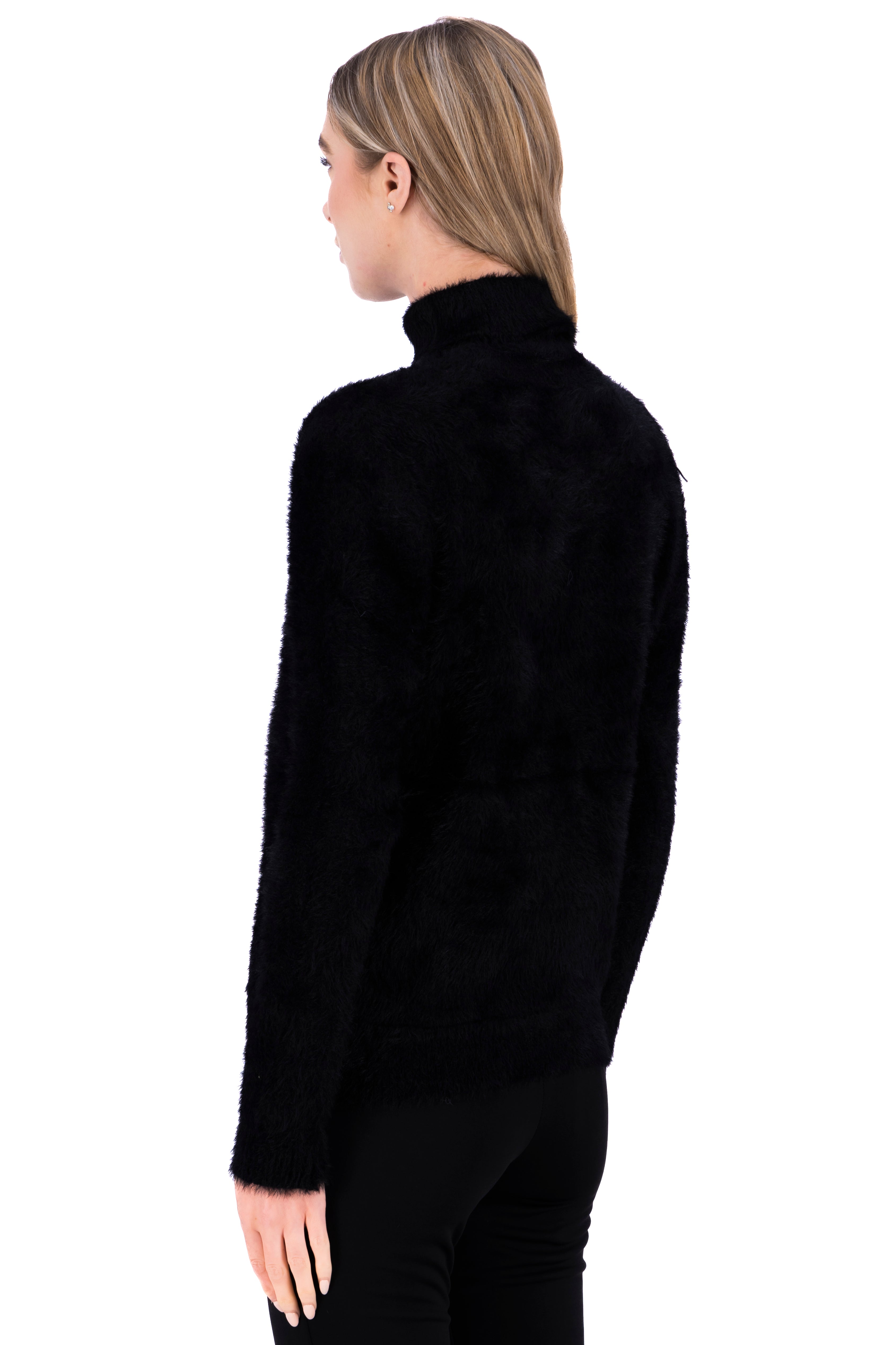 Suéter peluche cuello alto NEGRO