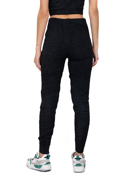 Pantalón liso textura peluche NEGRO