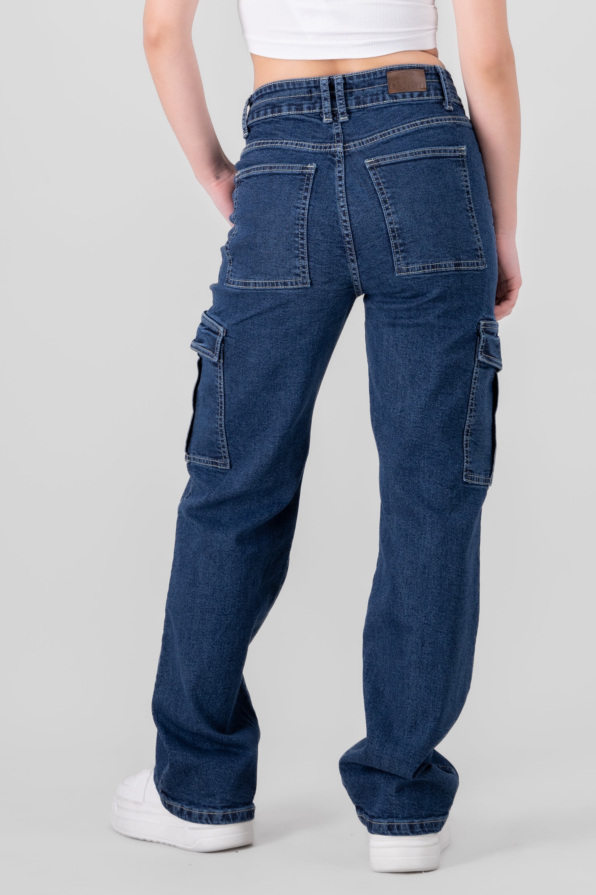 Jeans Cargo Bolsillos Laterales DARK WASH