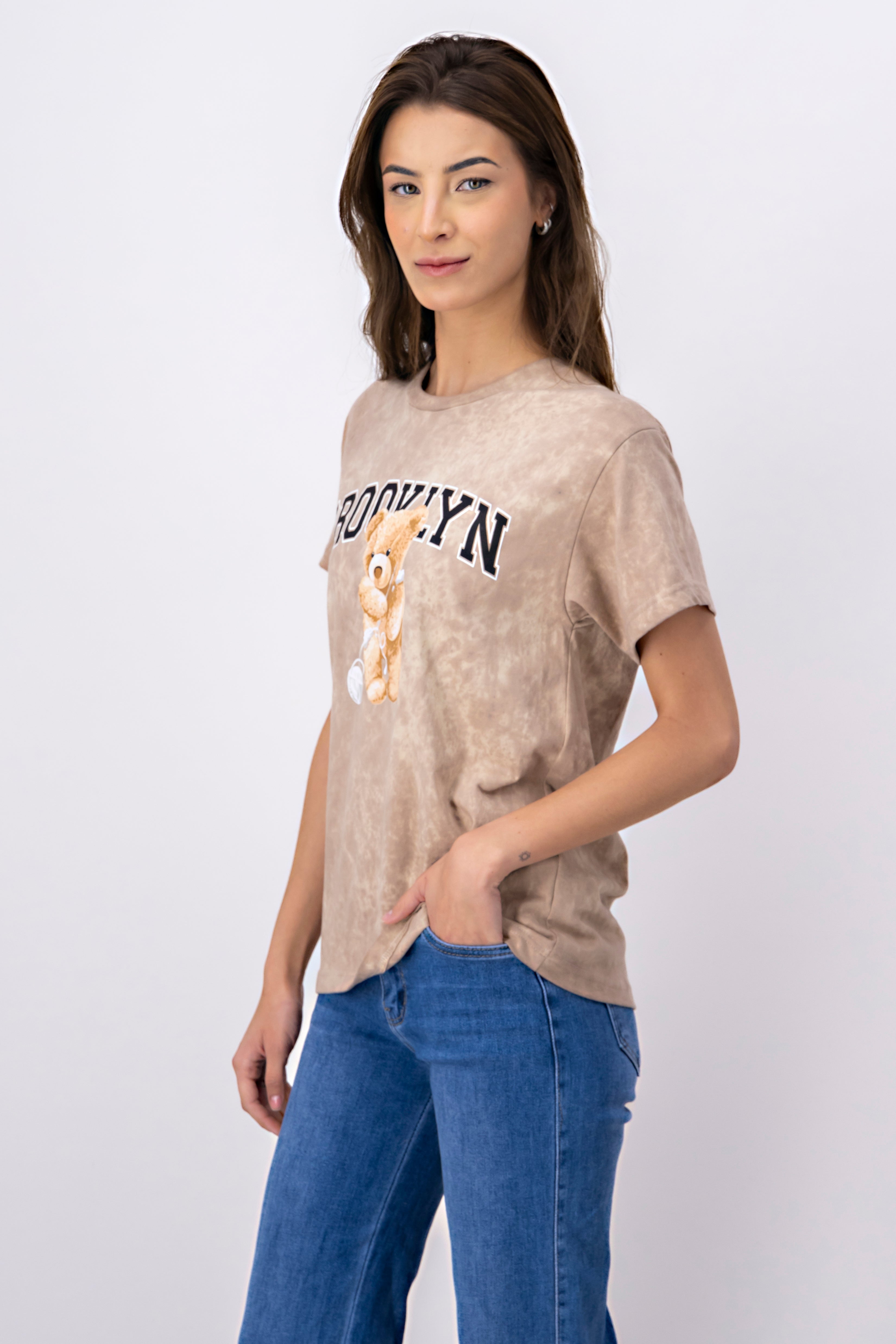 Playera acid wash osito Brooklyn BEIGE