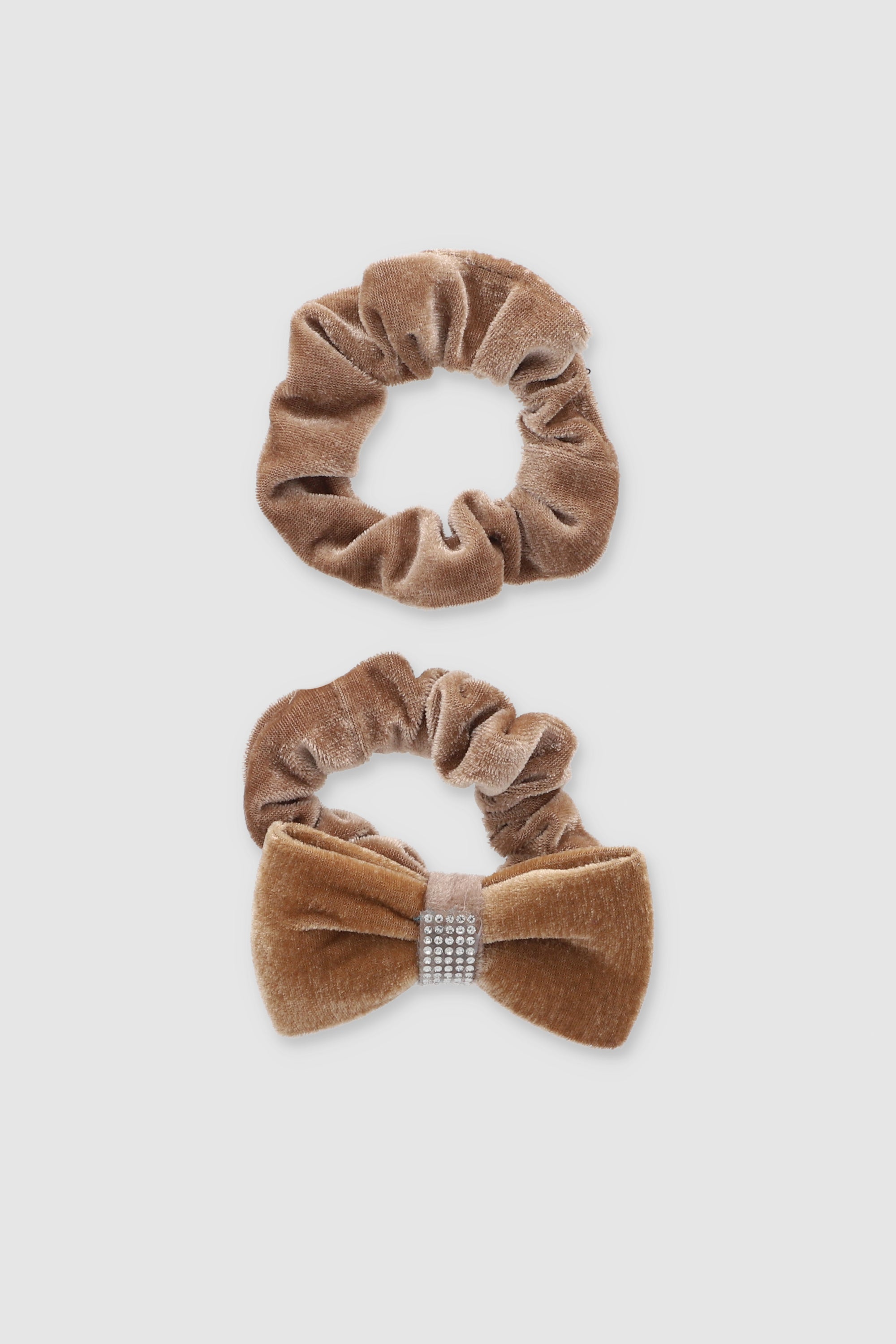 Set 2 scrunchie tercipelo brillos MOSTAZA