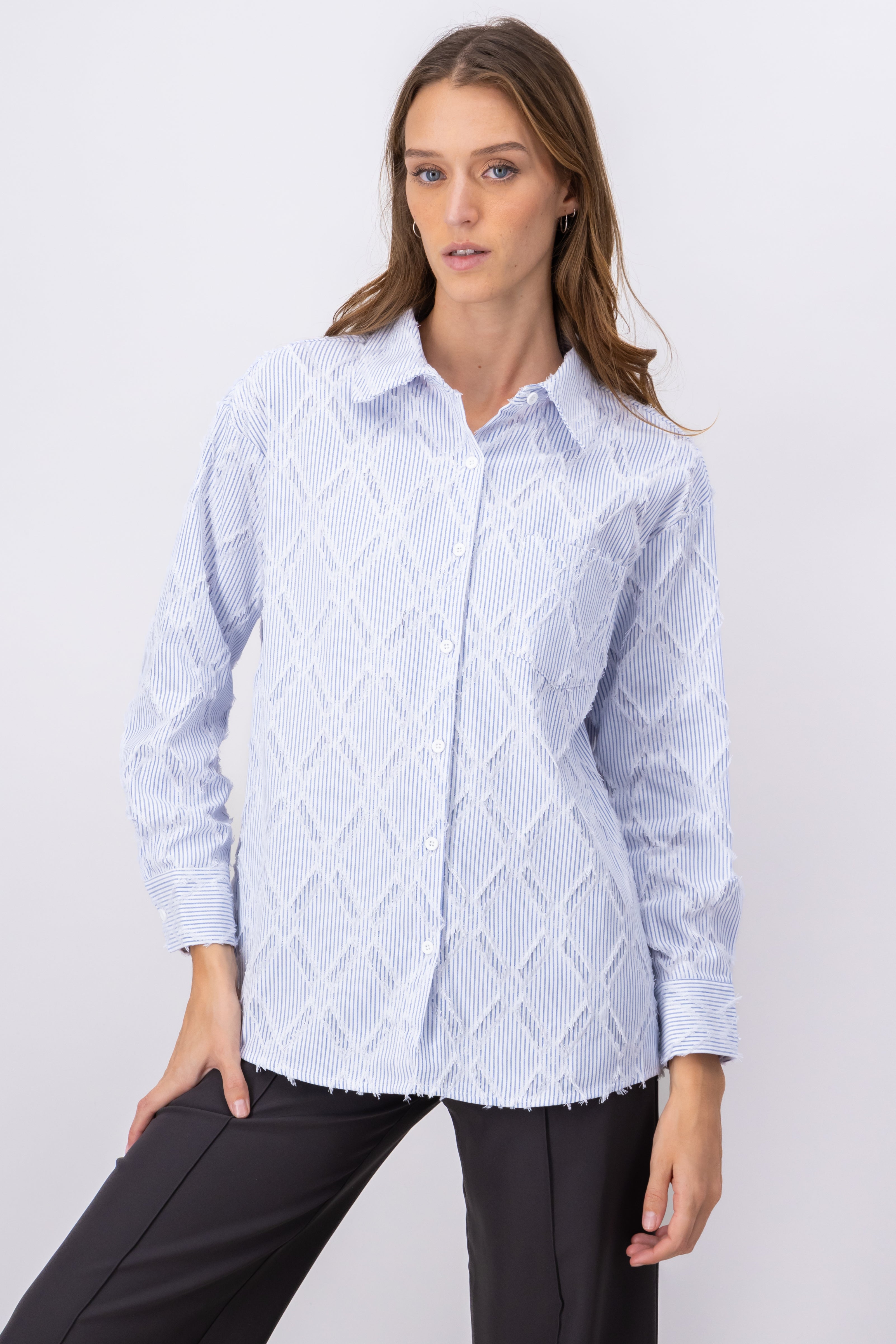 Camisa texturizada rombos flecos AZUL COMBO