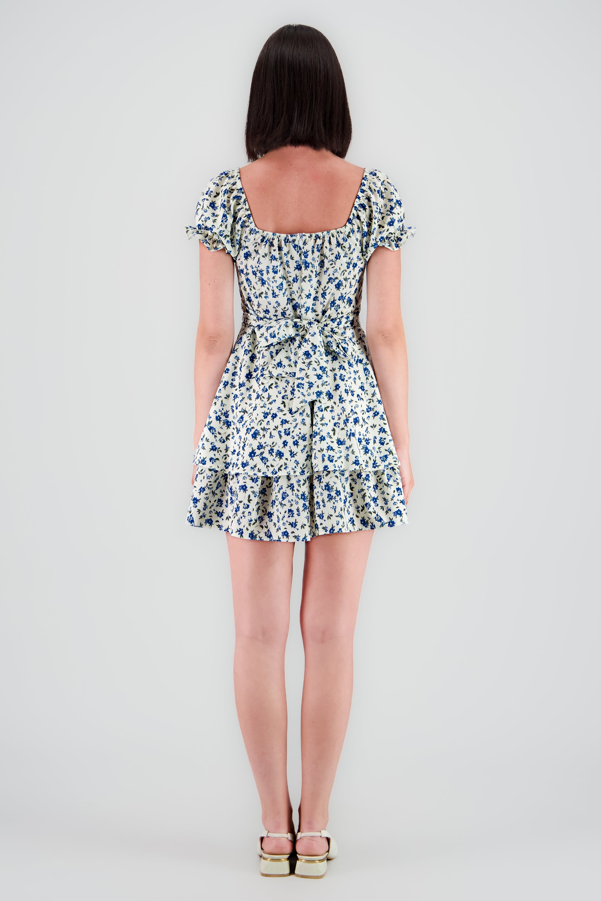 Vestido mini escote cuadrado flores
