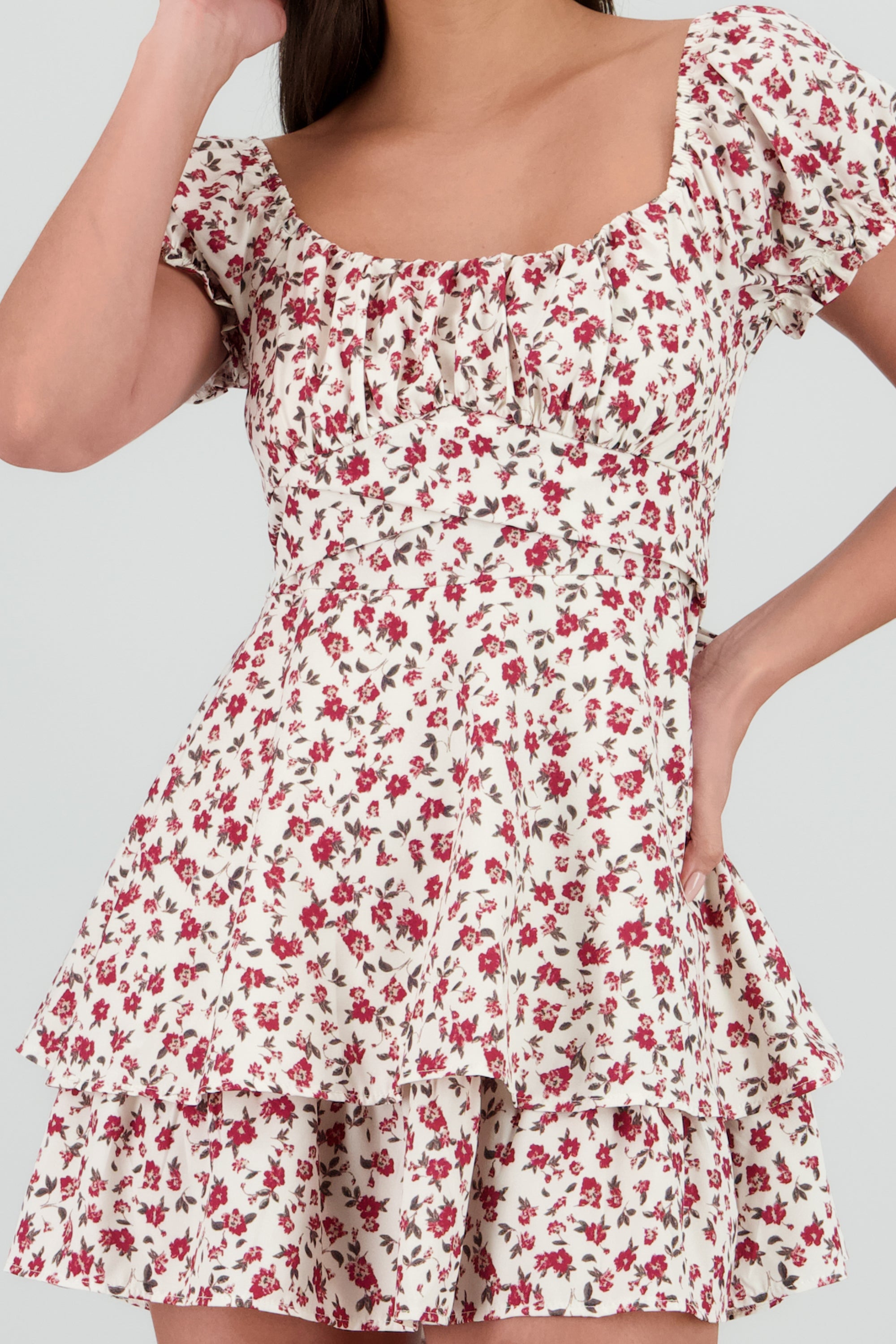 Vestido mini escote cuadrado flores