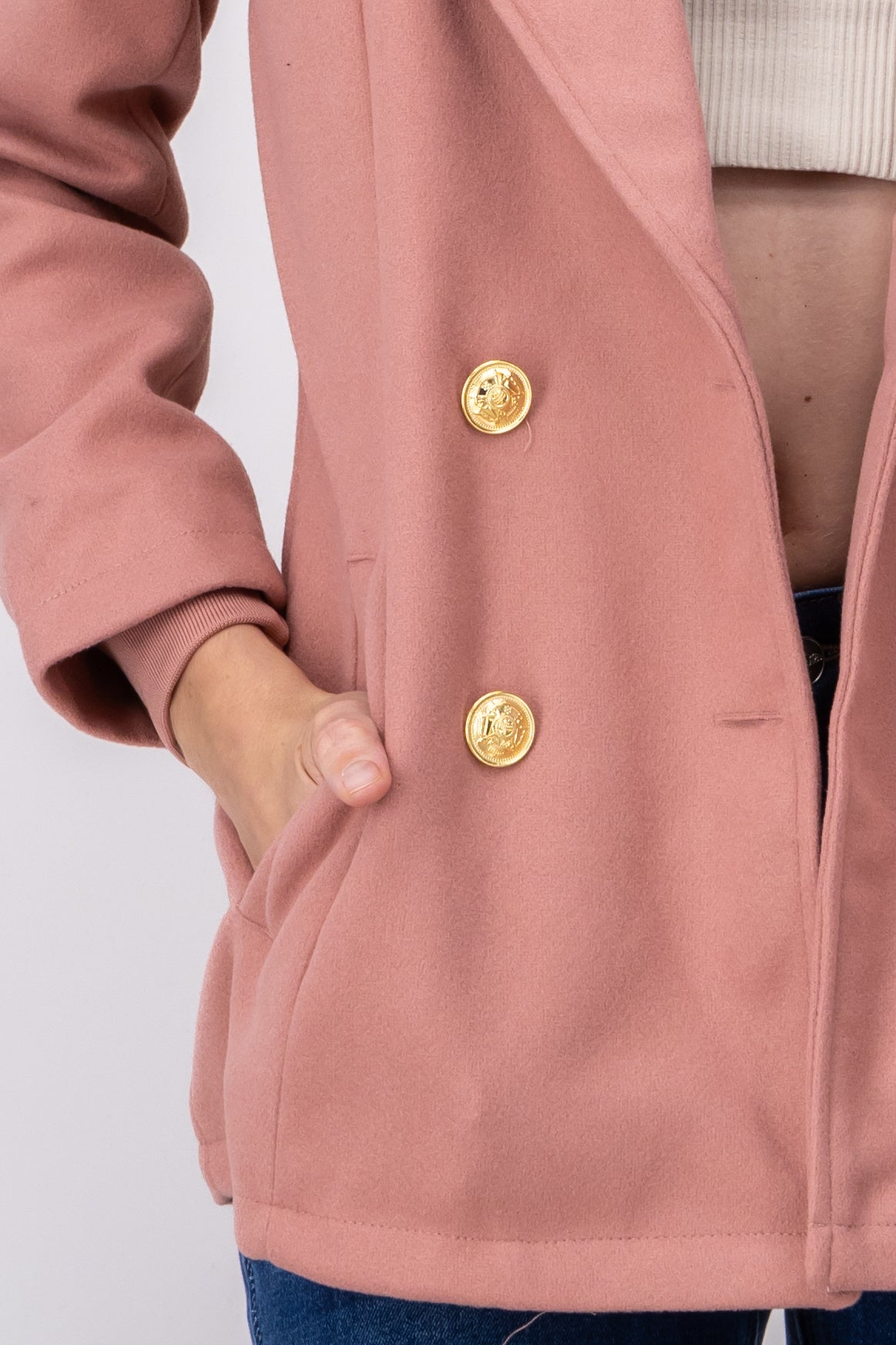 Abrigo detalle botones MALVA