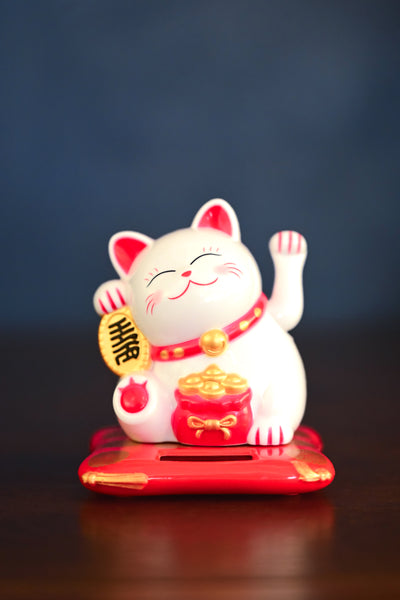 decoración gatito oriental suerte