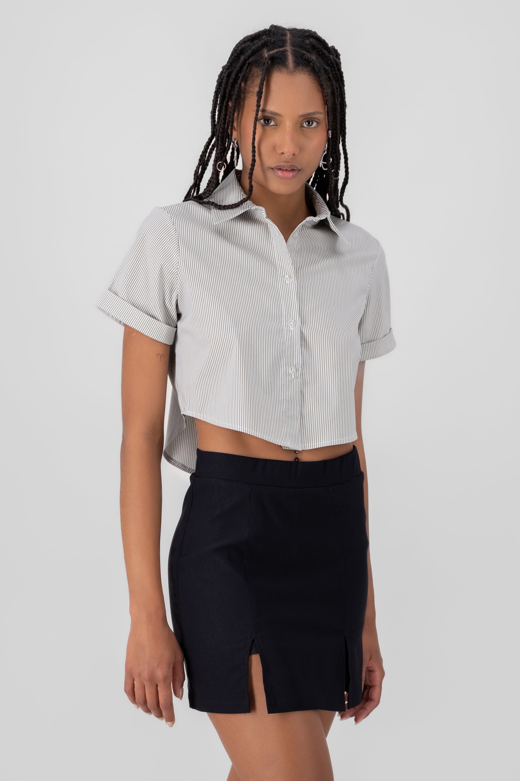 Camisa crop manga corta SAGE