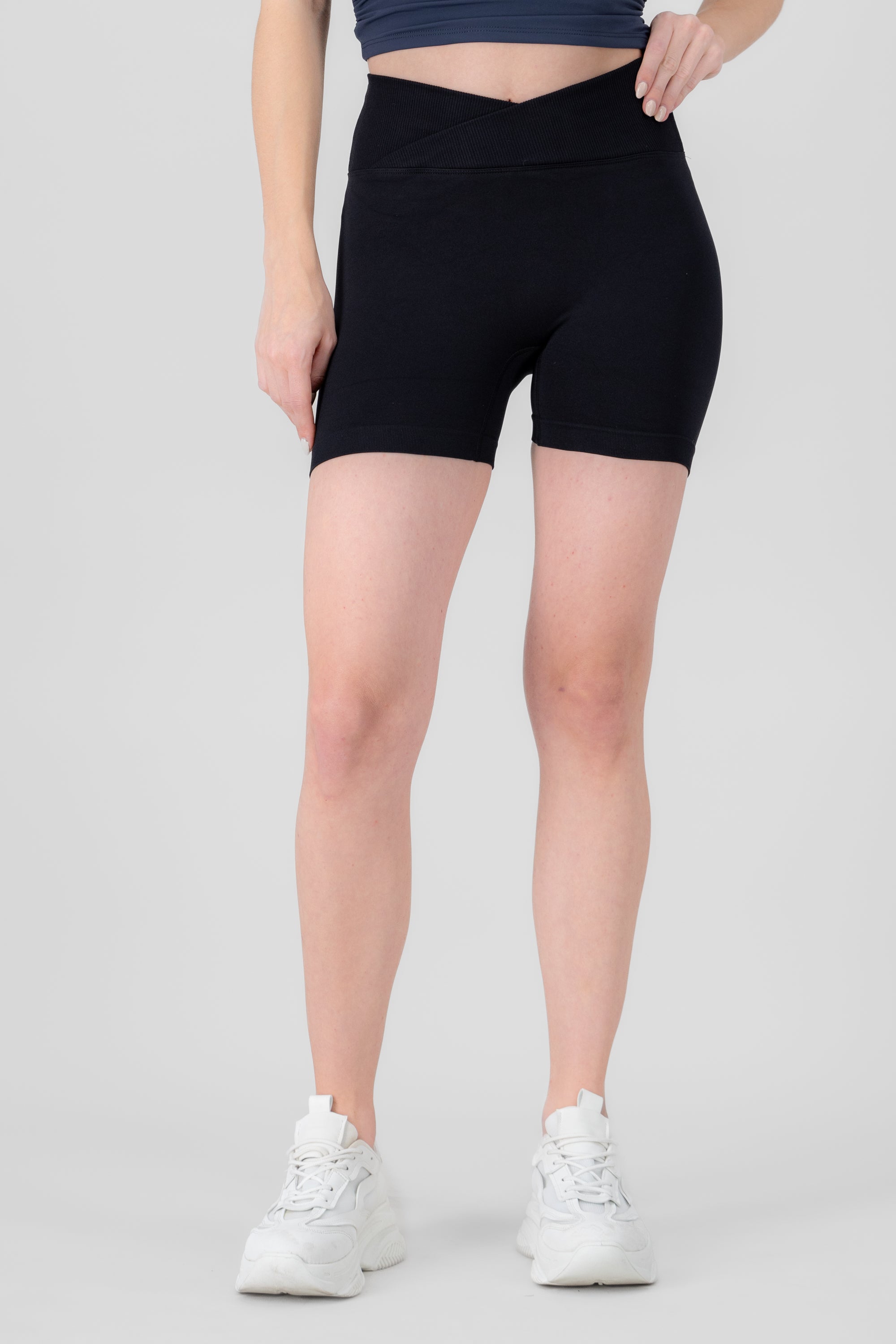 Short biker fruncido NEGRO