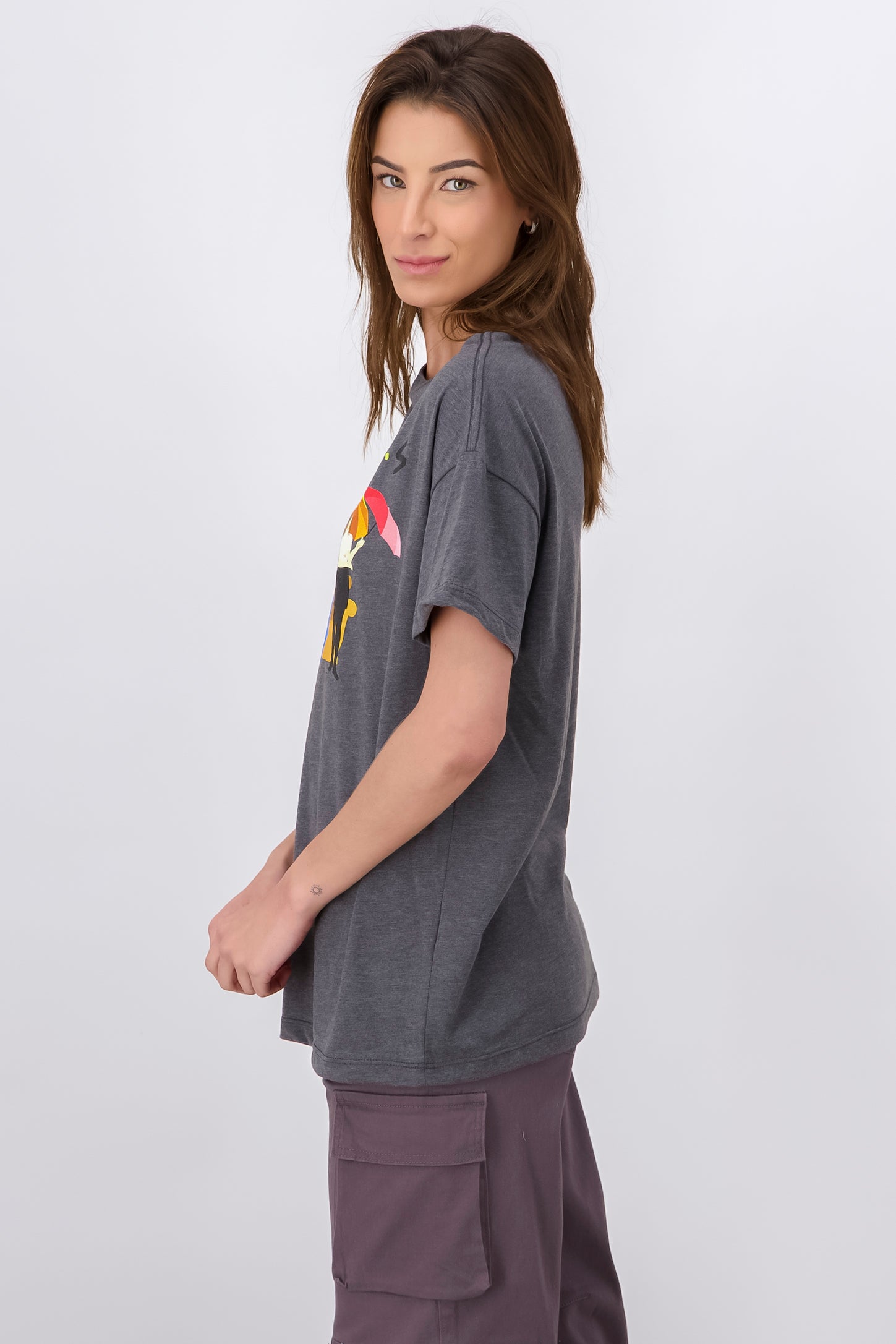 Playera estampado Friends  sombrillas GRIS JASPE