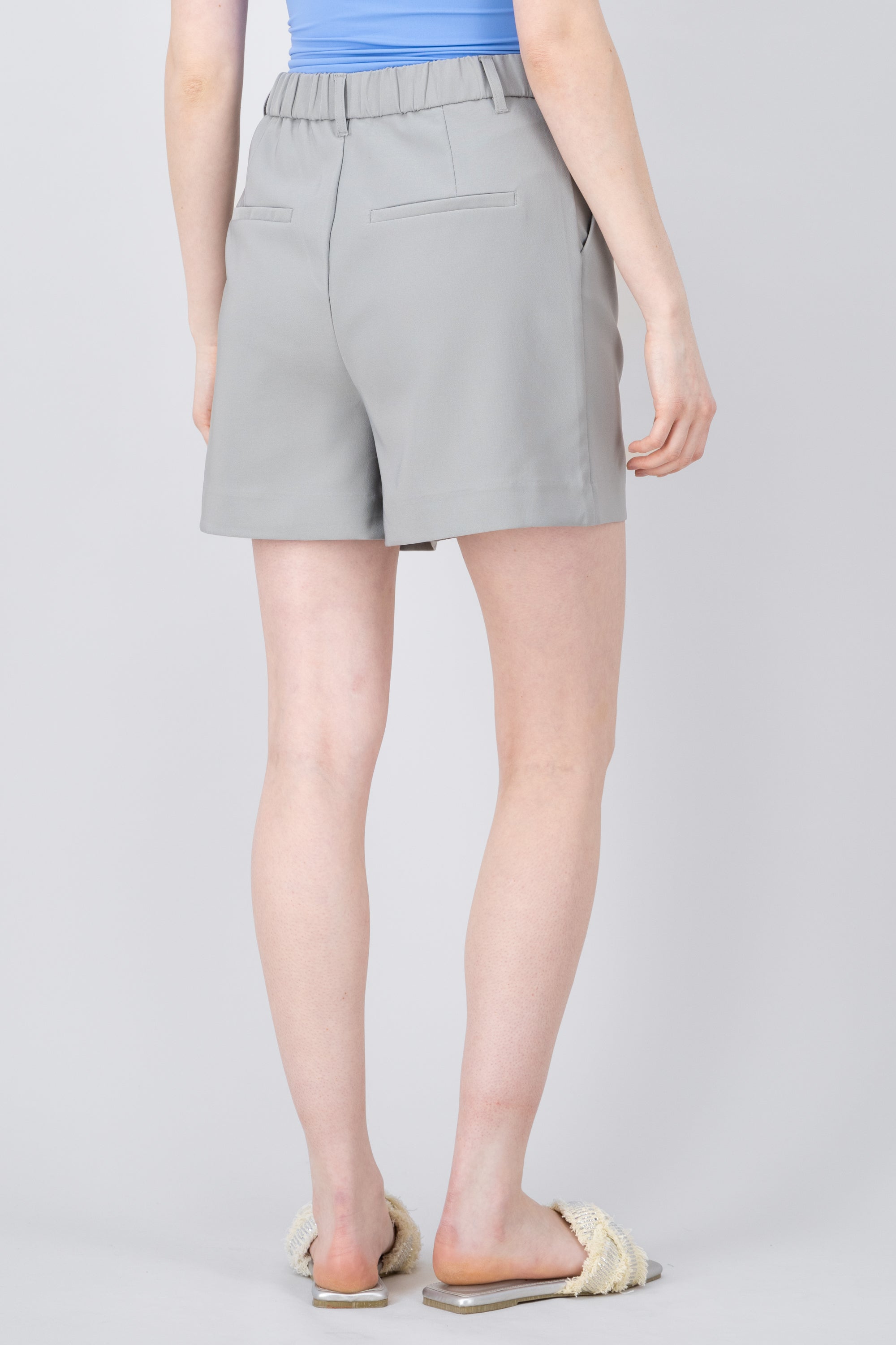 Shorts vestir con pinzas GRIS