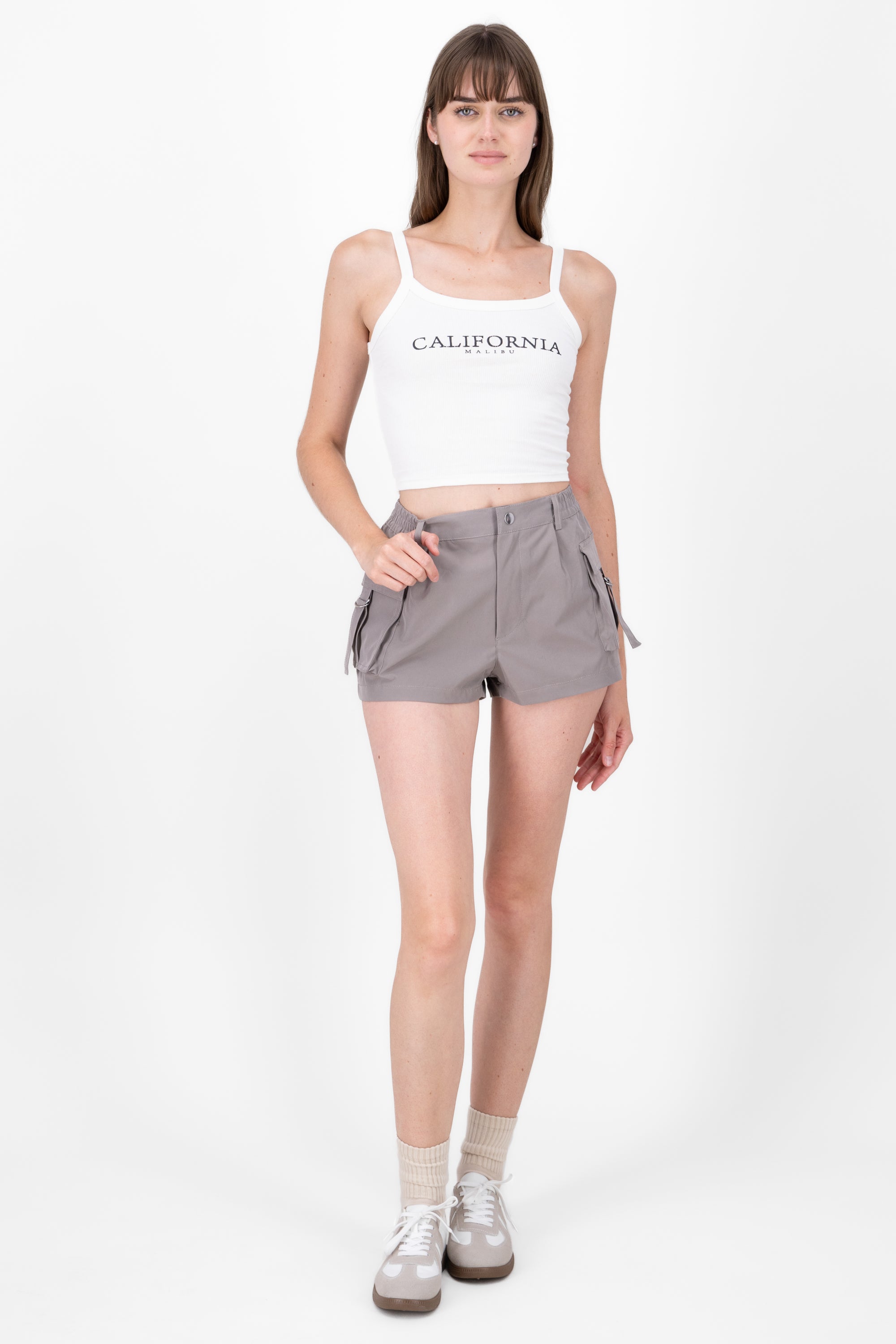 Shorts Tipo Parachute Bolsas Cargo GRIS