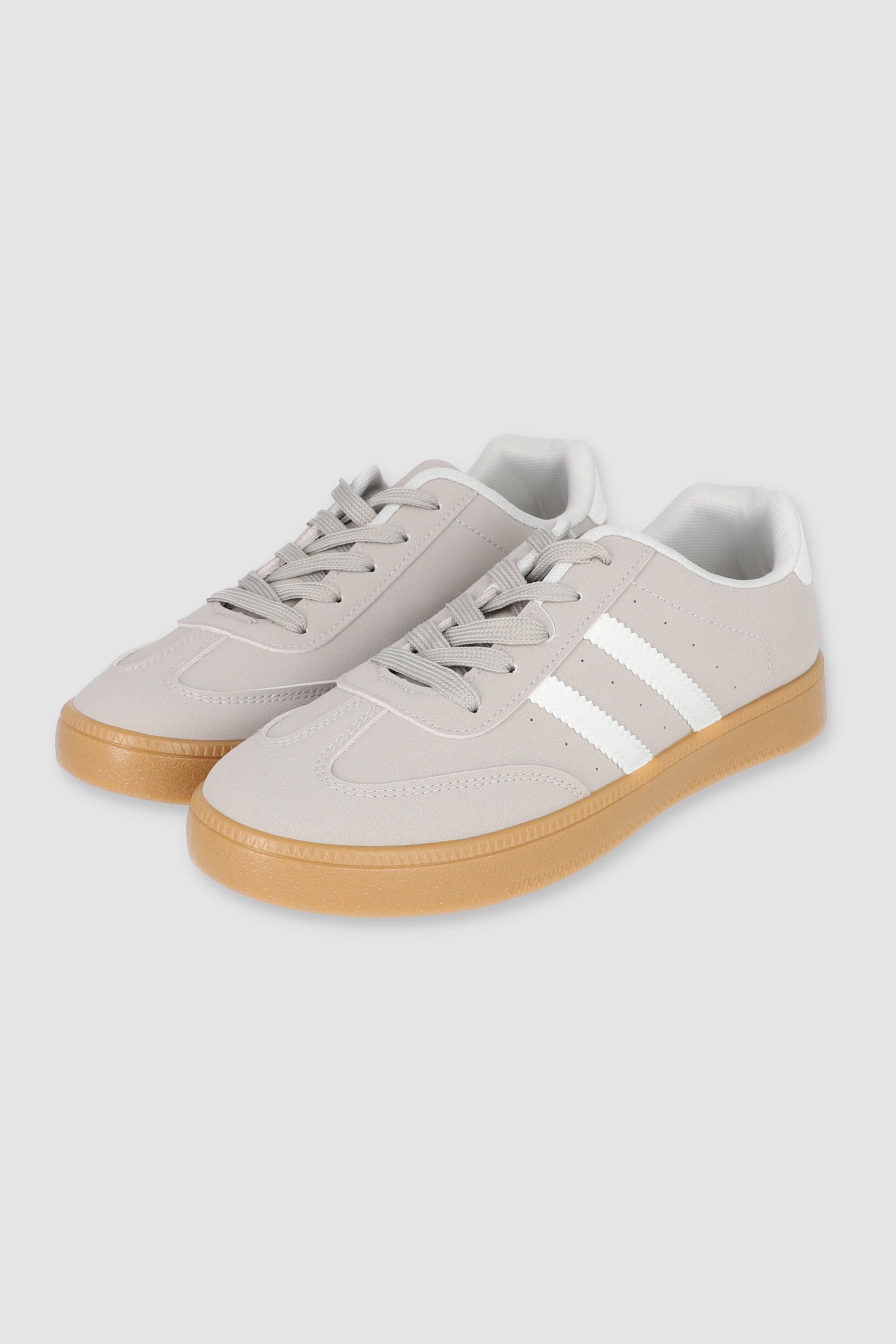 Tenis casual rayas punta suede GRIS