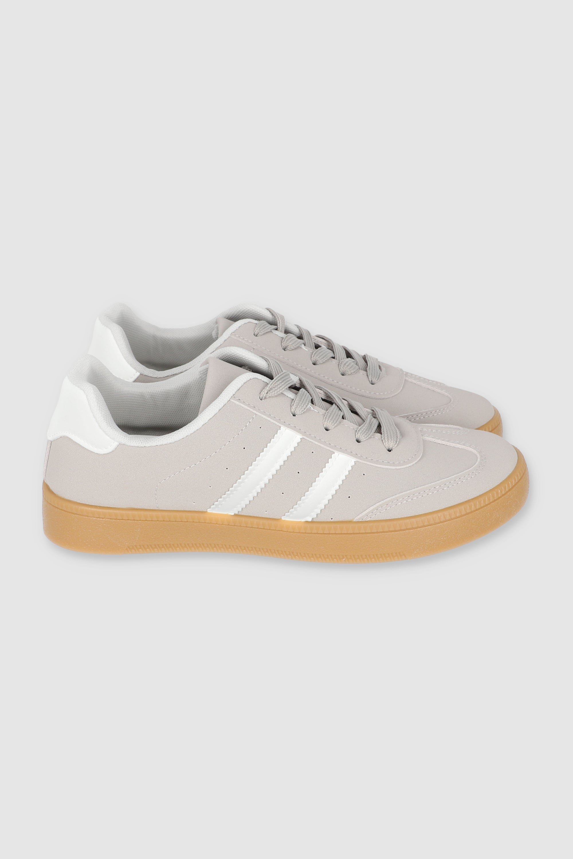 Tenis casual rayas punta suede GRIS