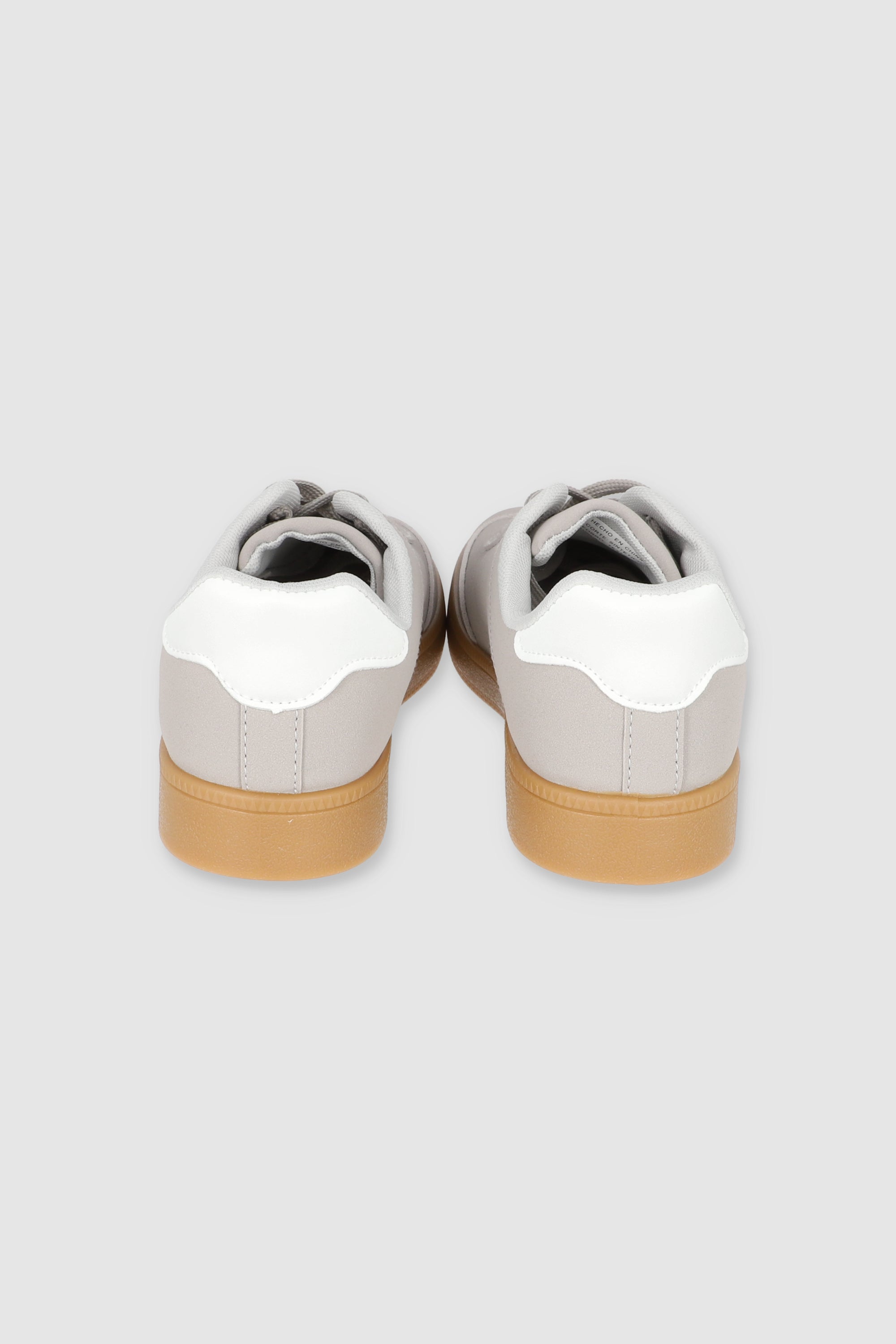 Tenis casual rayas punta suede GRIS