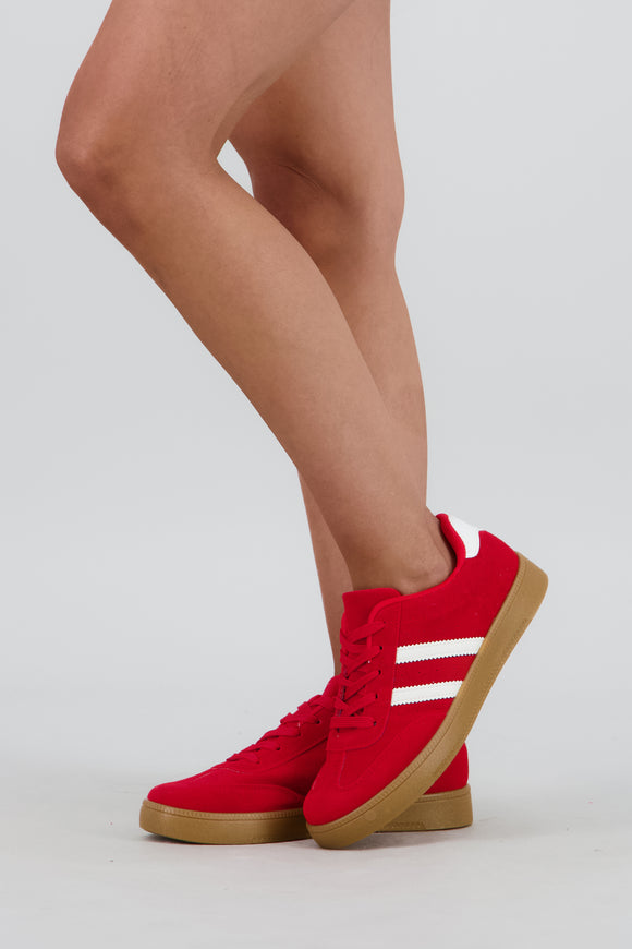 Tenis casual rayas punta suede