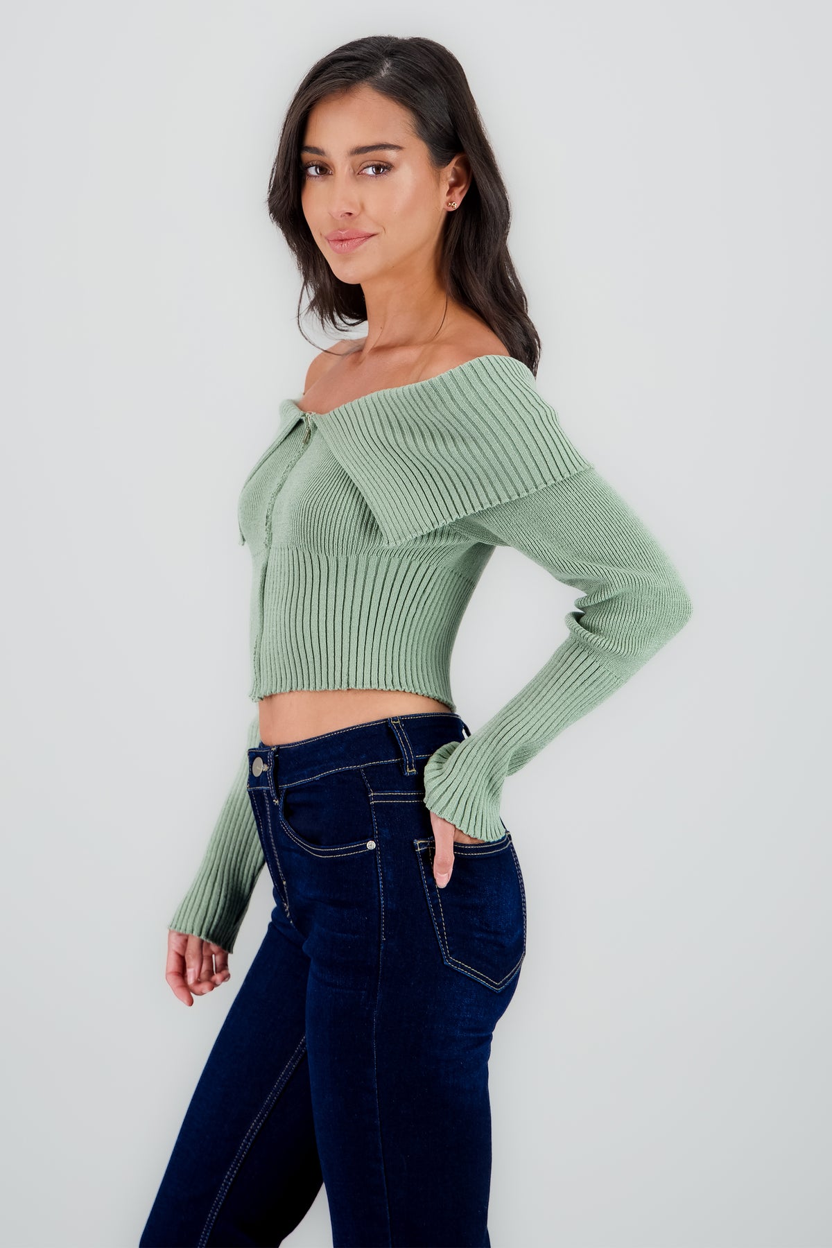 LIGHT GREEN