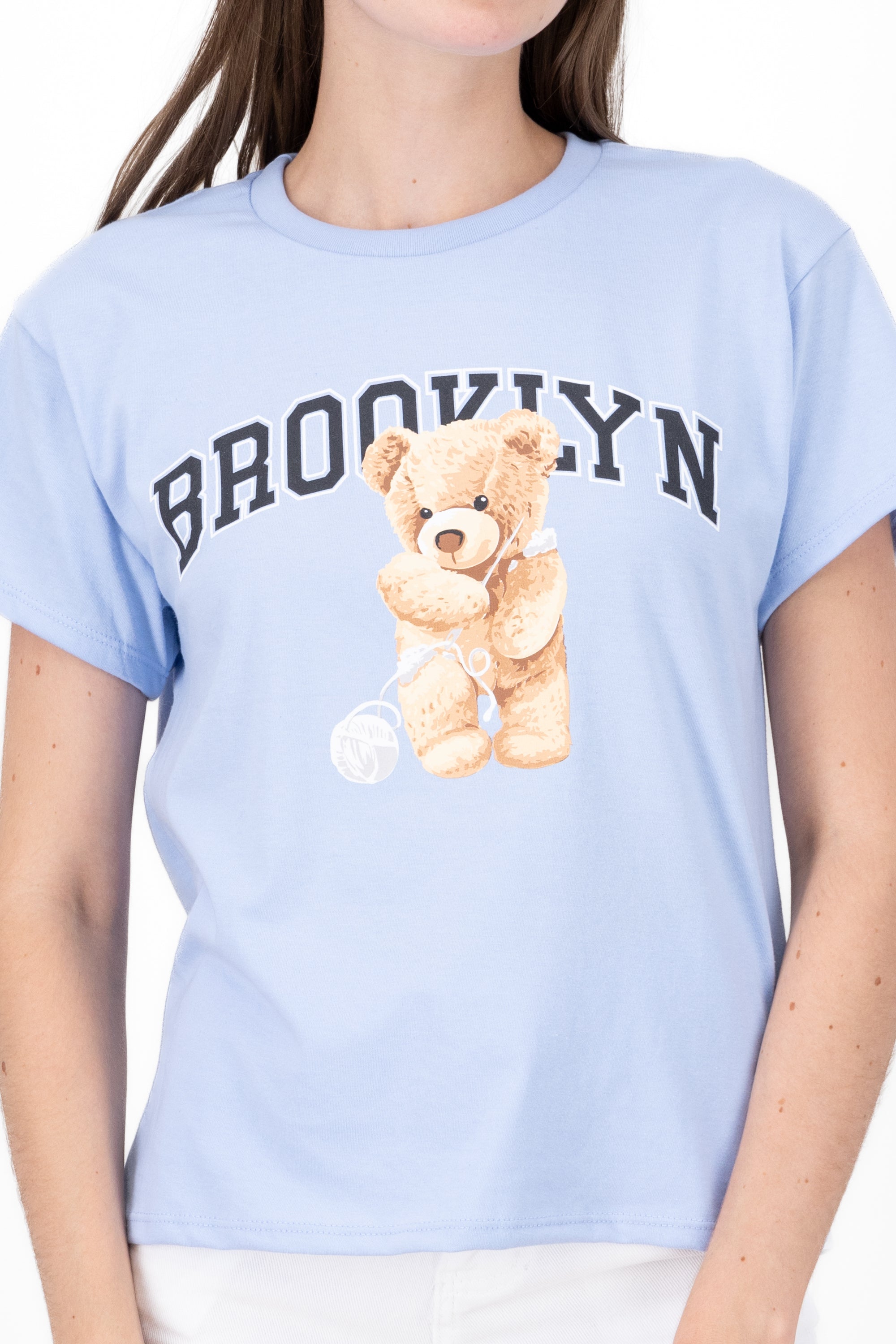 Playera Manga Corta Osito Brooklyn AZUL CIELO