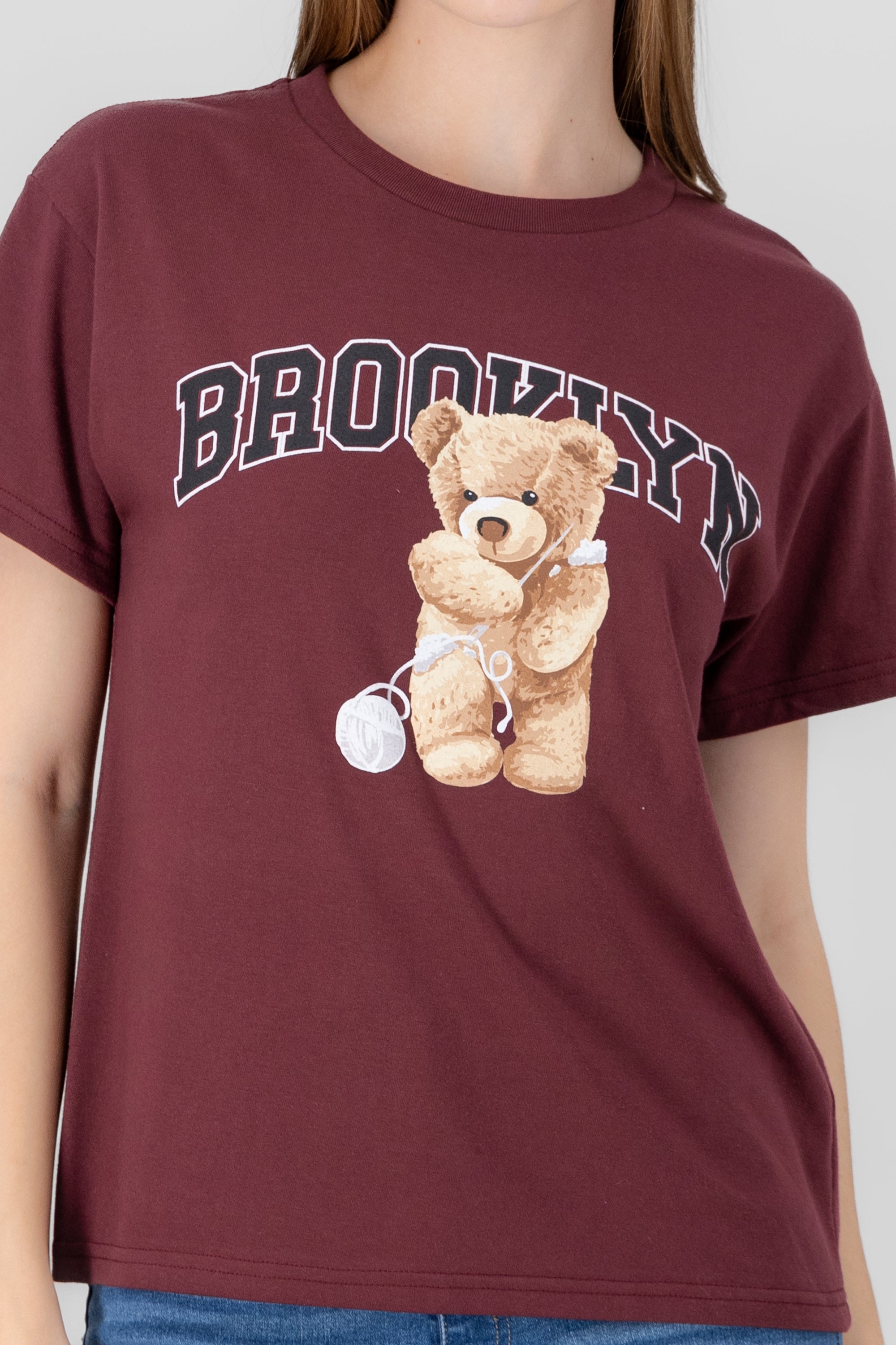 Playera Manga Corta Osito Brooklyn CIRUELA