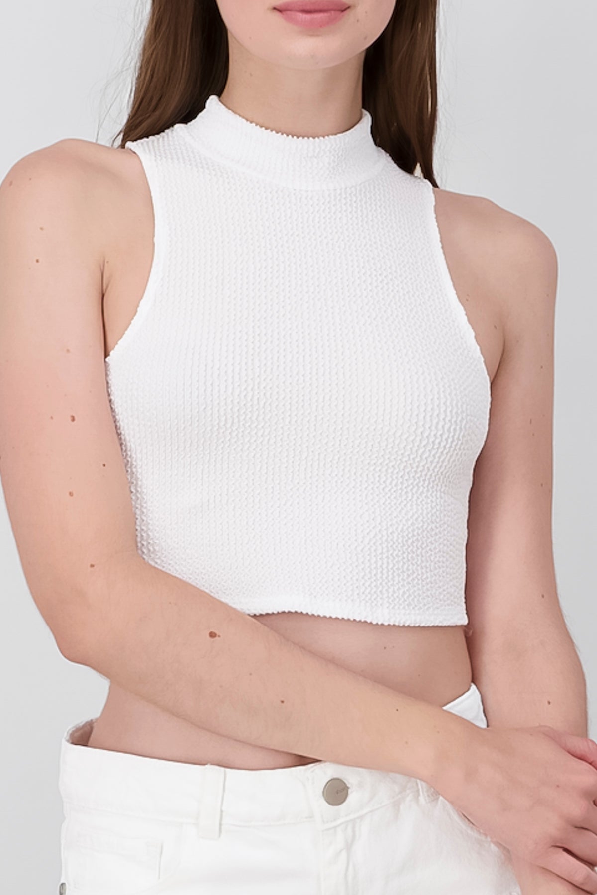 Top corto textura cuello alto BLANCO