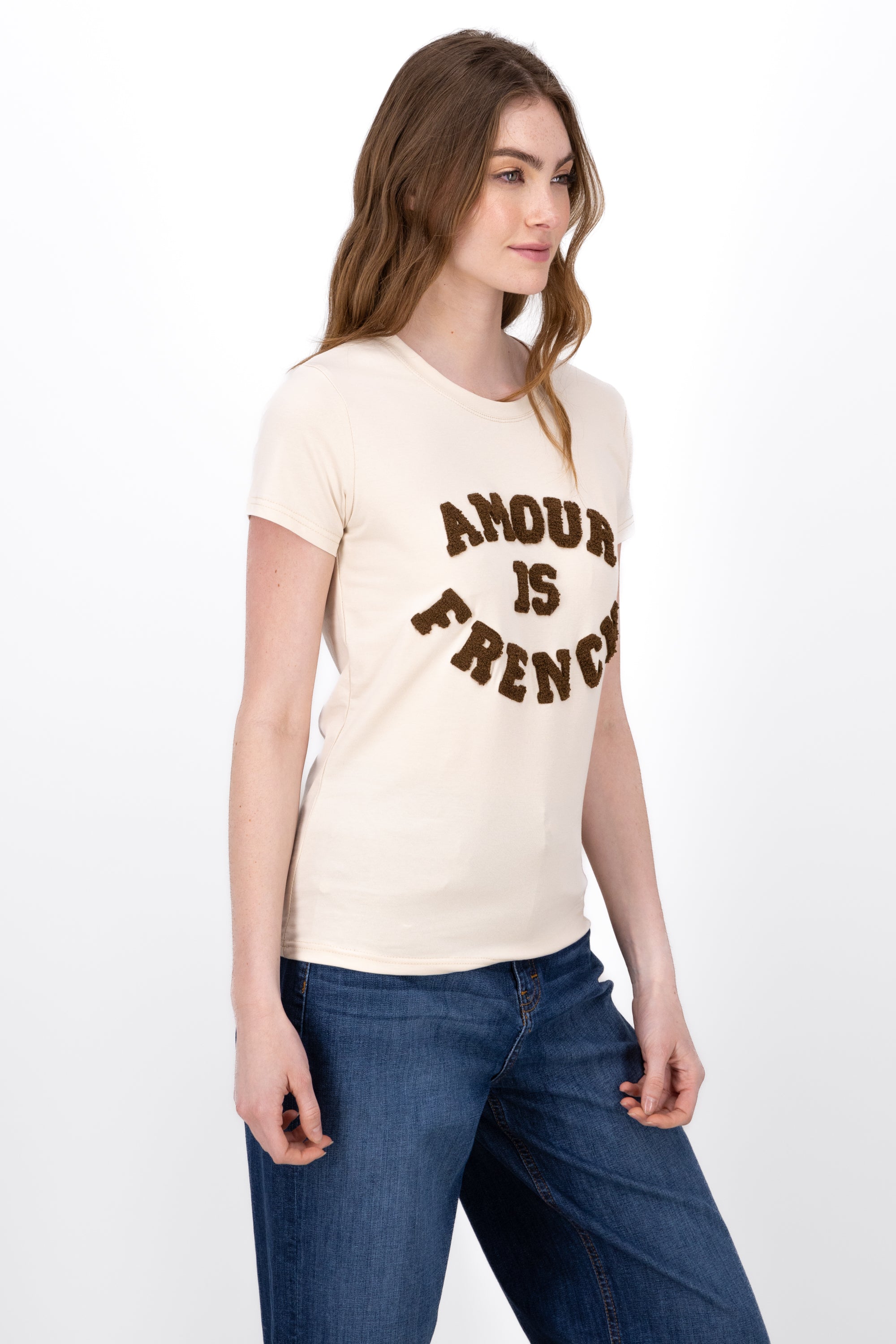 Playera Estampado Amour Is French BEIGE