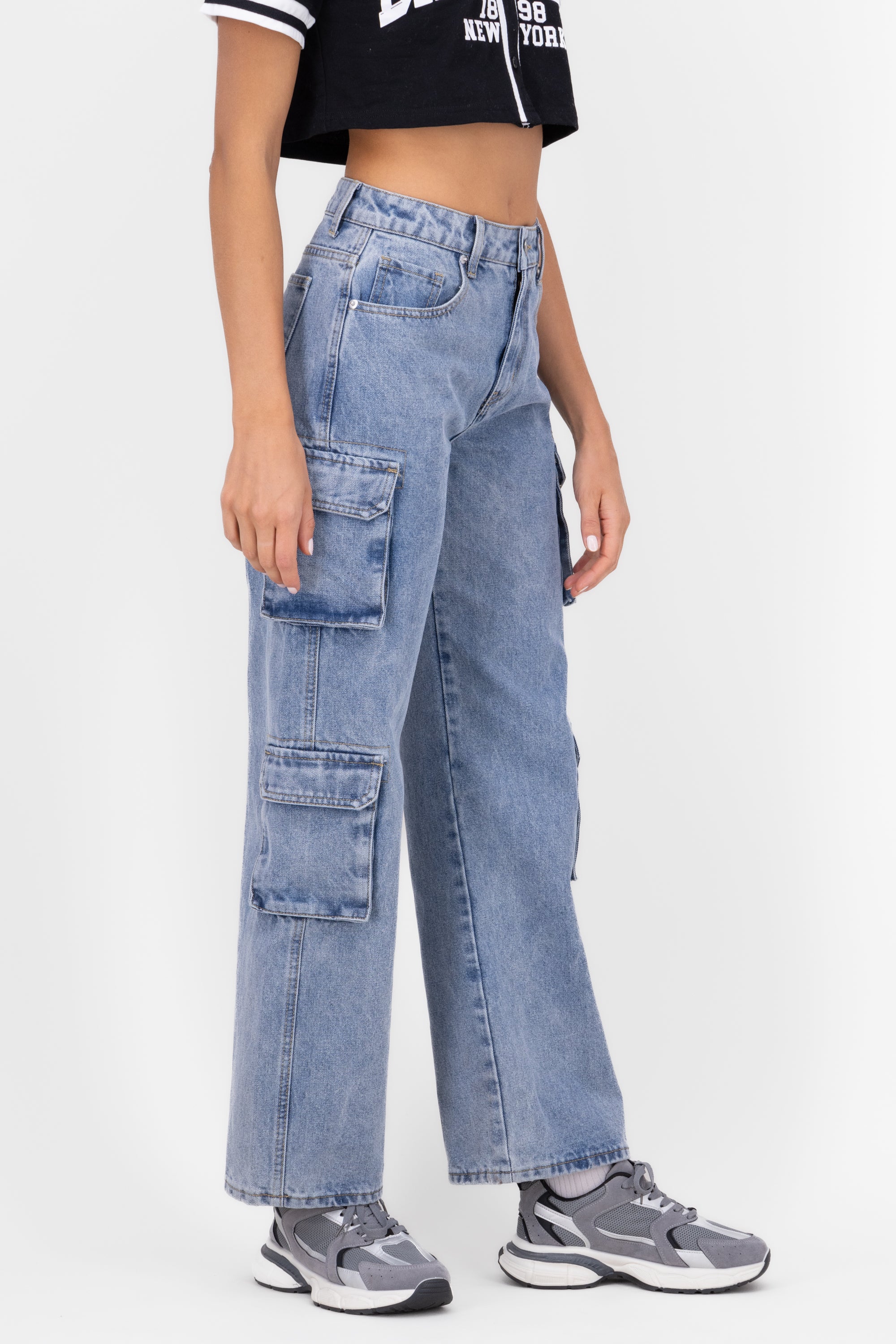 Jeans cargo cuatro bolsas LIGHT WASH