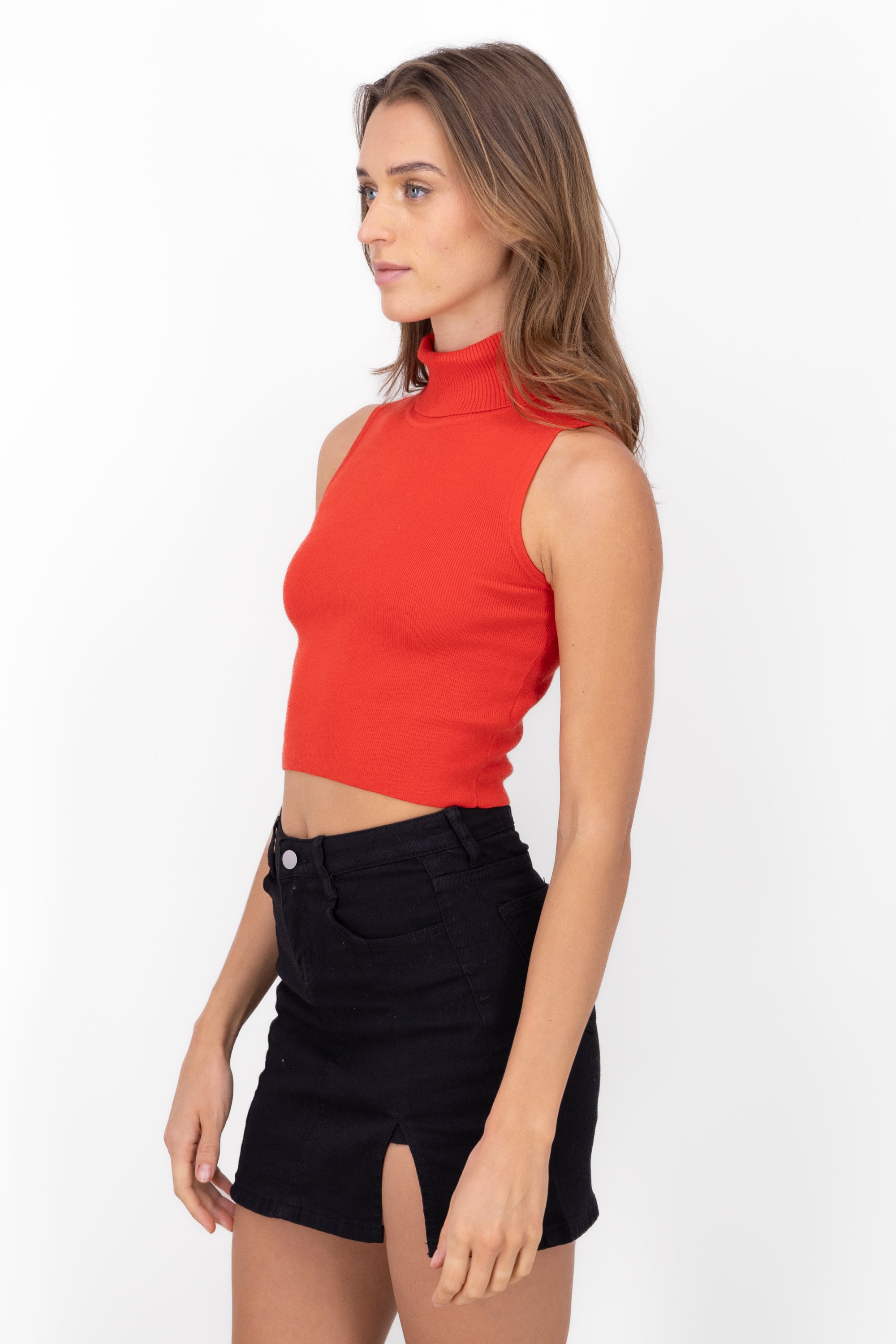 Top tejido cuello alto sin mangas ROJO