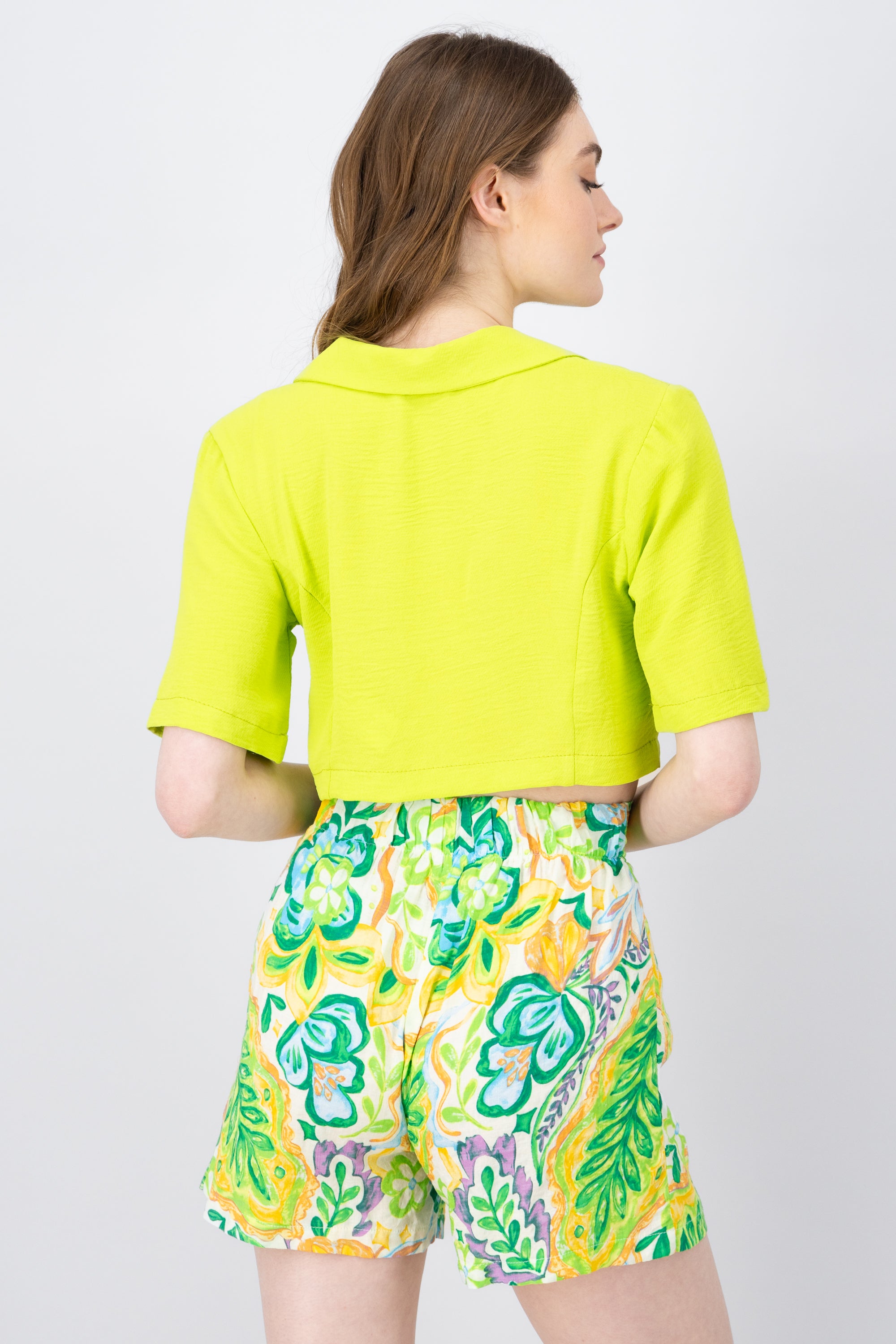 Camisa Crop Detalle Solapa VERDE MANZANA