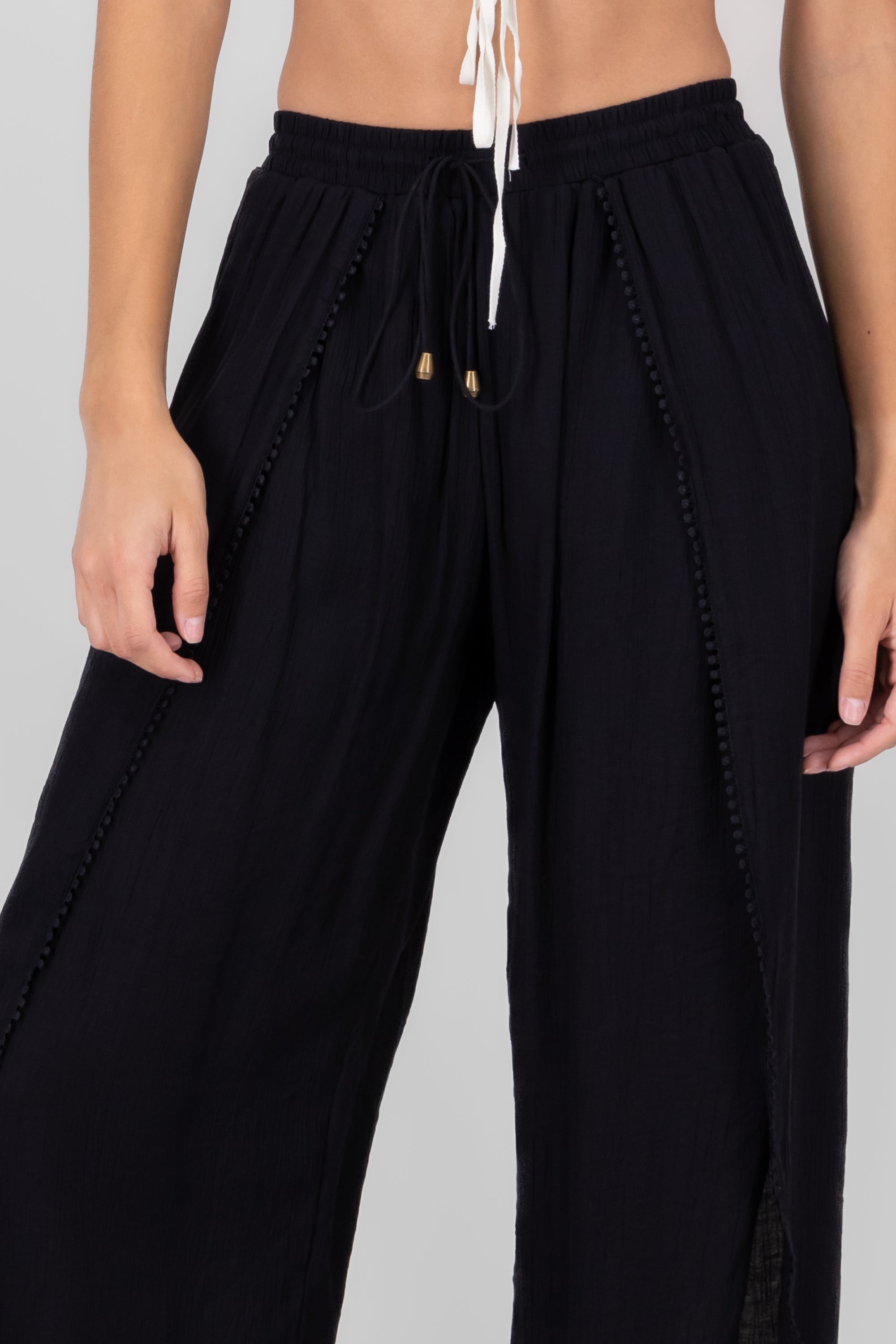 Pantalon Amplio Con Aberturas NEGRO