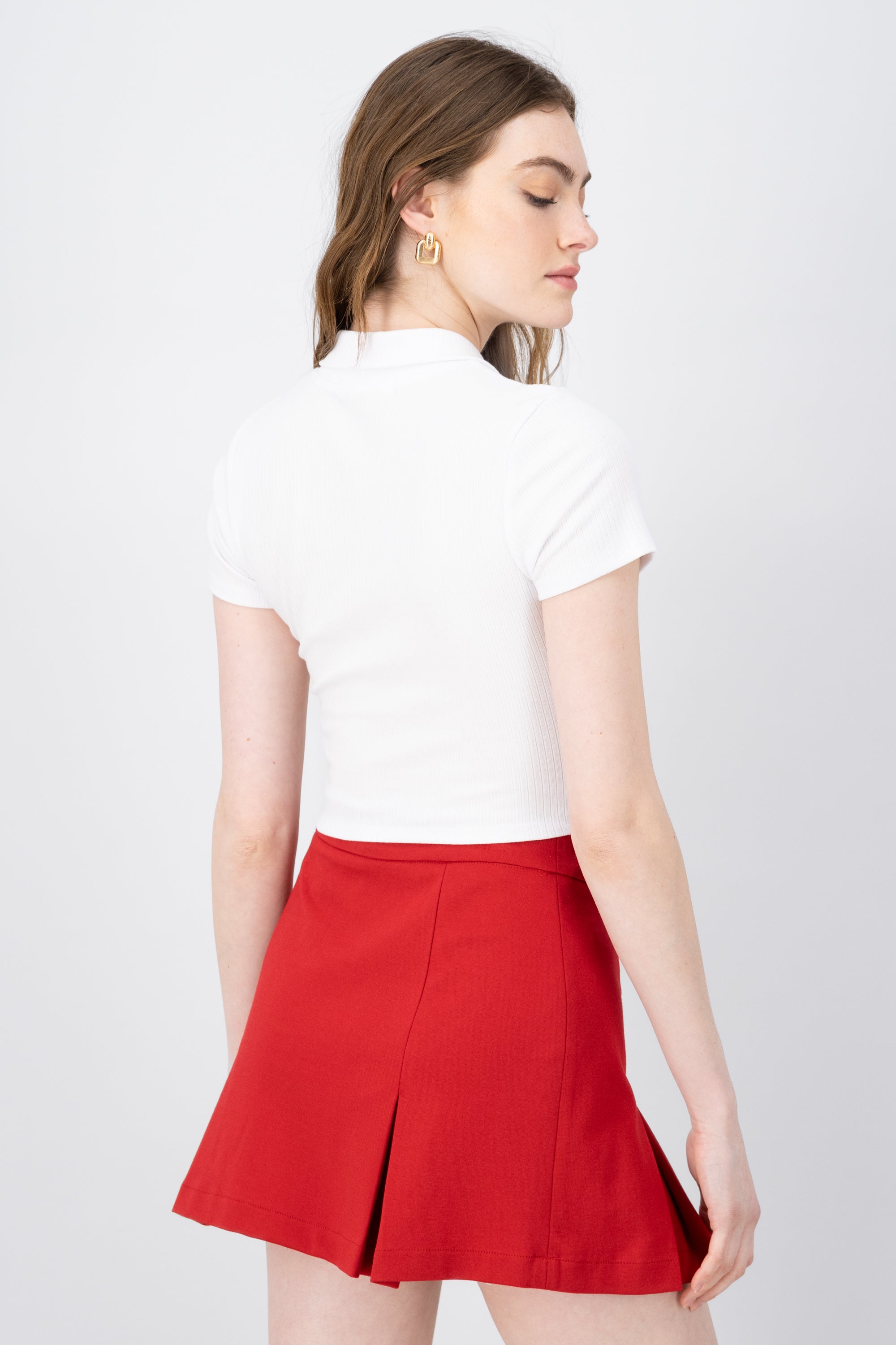Top de cuello polo con cut out BLANCO