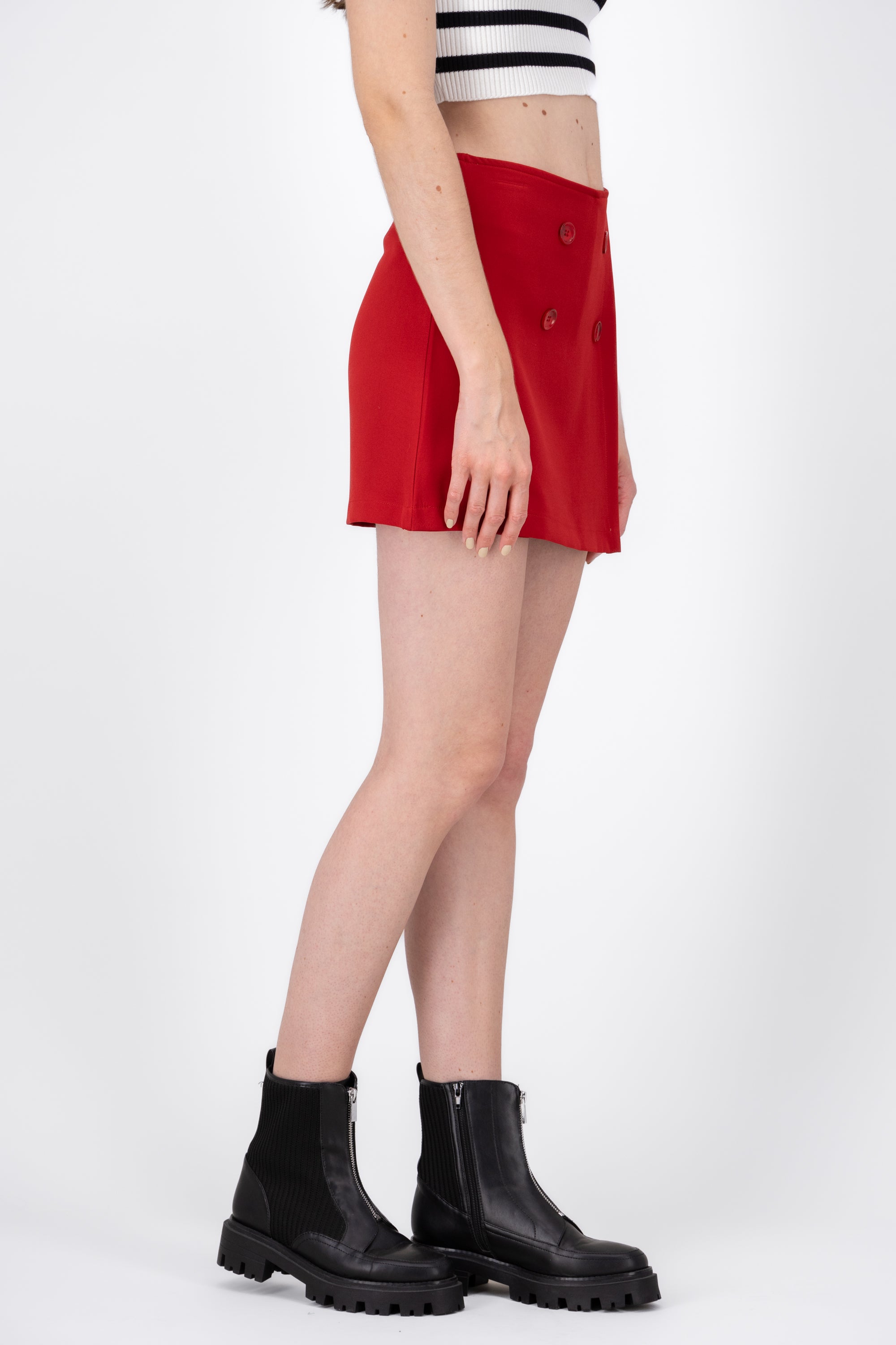 Falda Short Detalle Botones ROJO