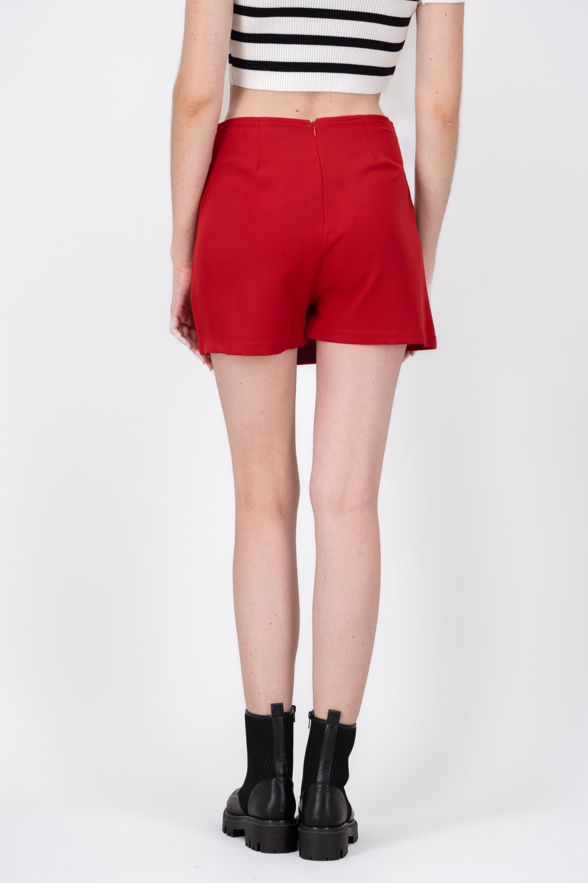 Falda Short Detalle Botones ROJO