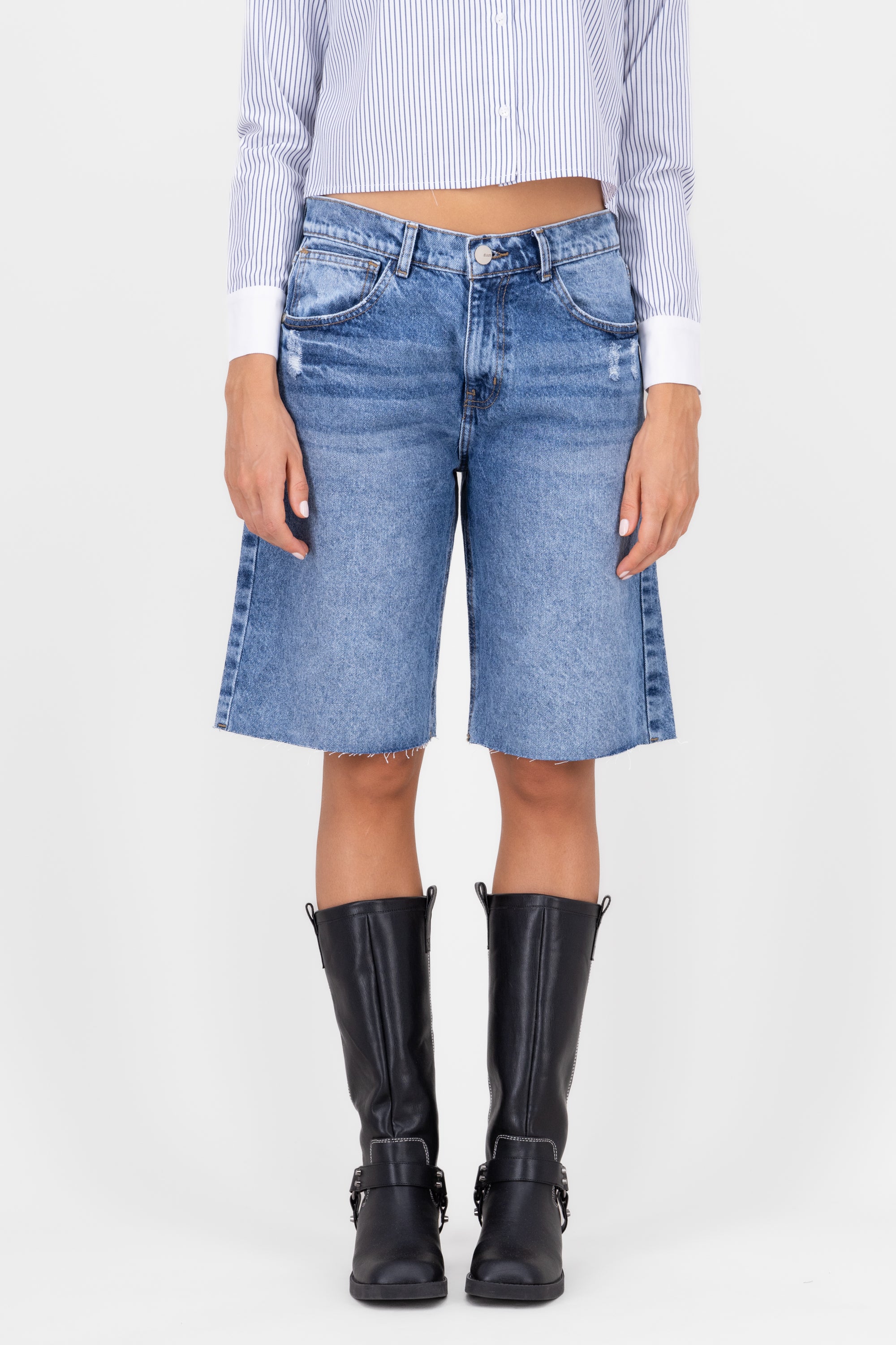 MEDIUM WASH