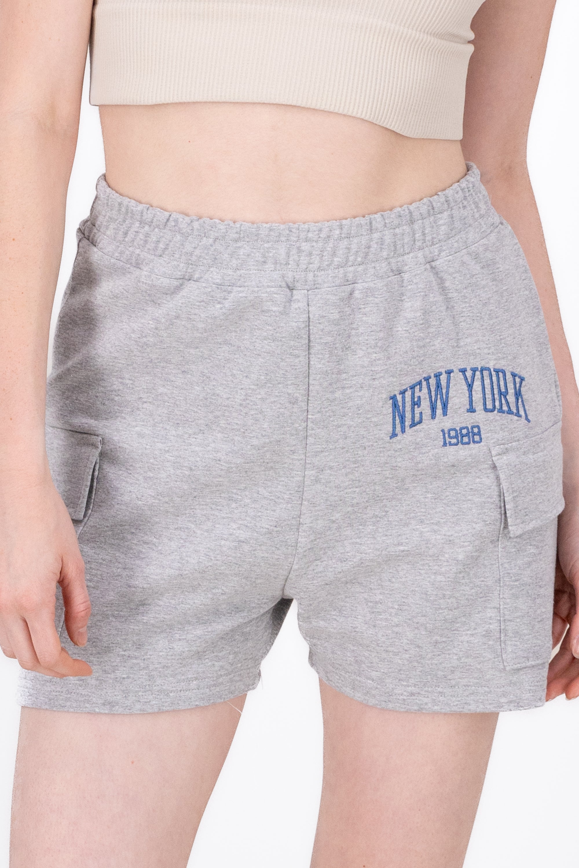 Short New York Detalle Bolsas Cargo GRIS JASPE