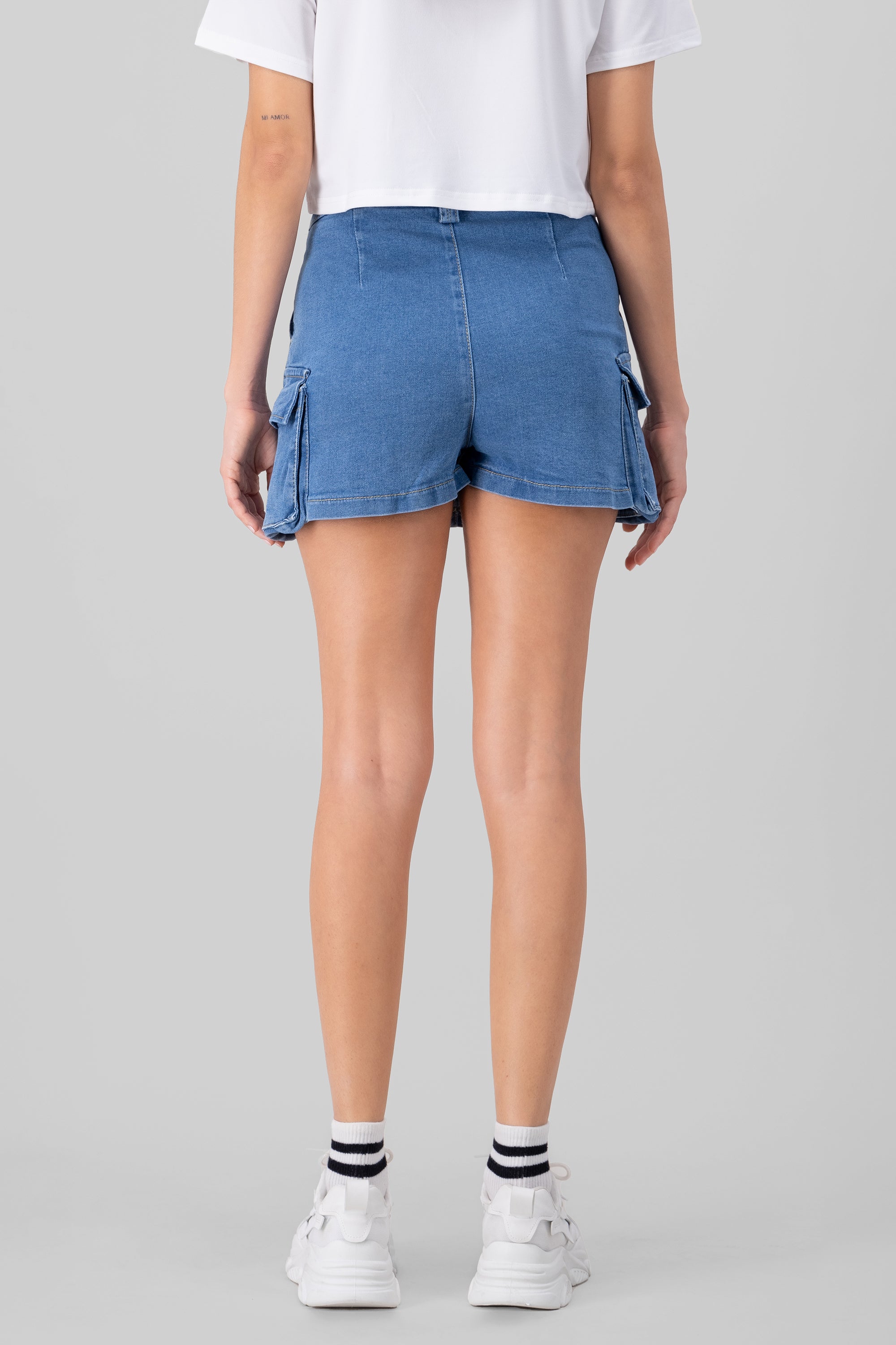 Falda short cargo fuelles BLEACHED