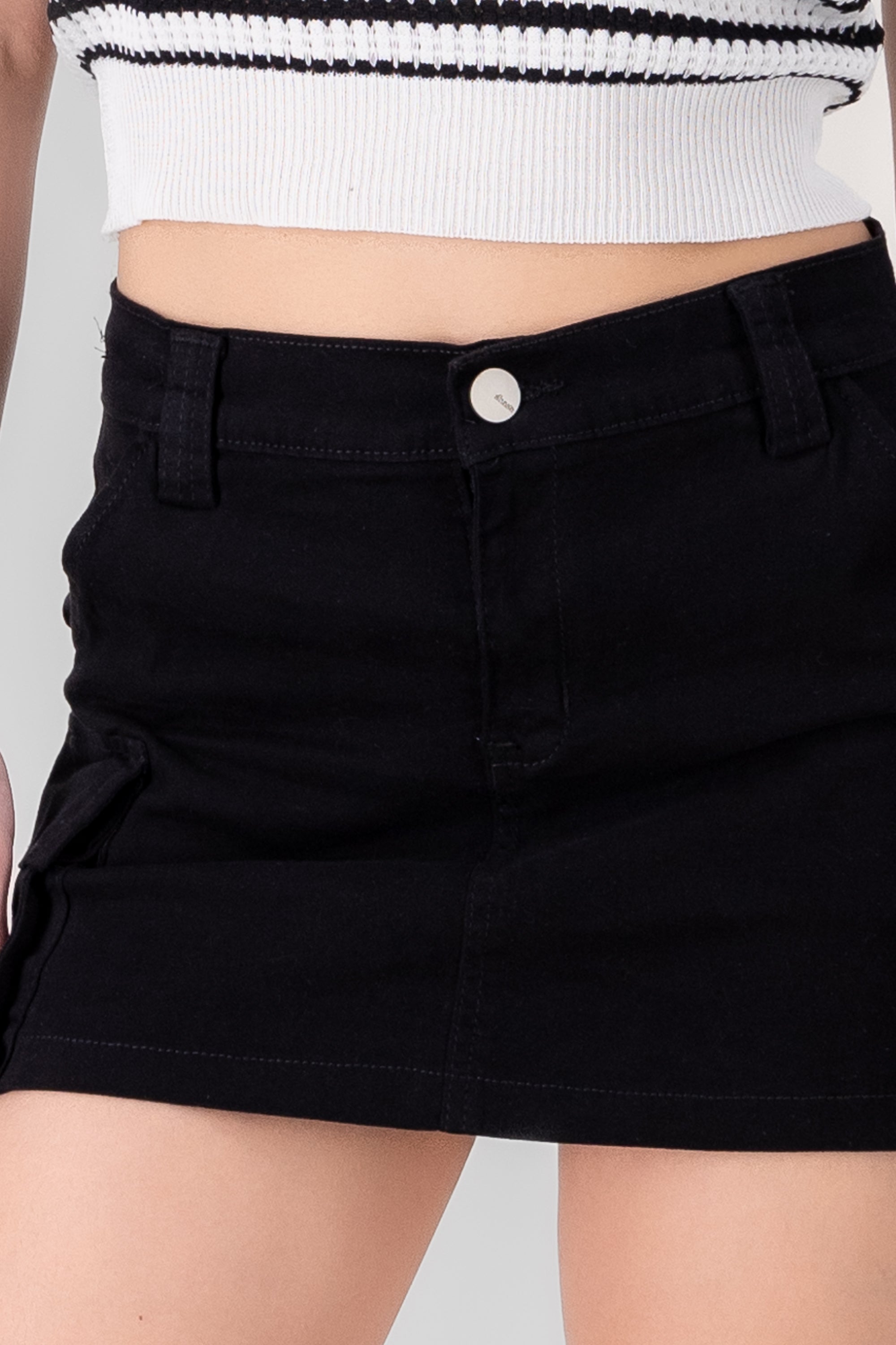 Falda short cargo fuelles NEGRO