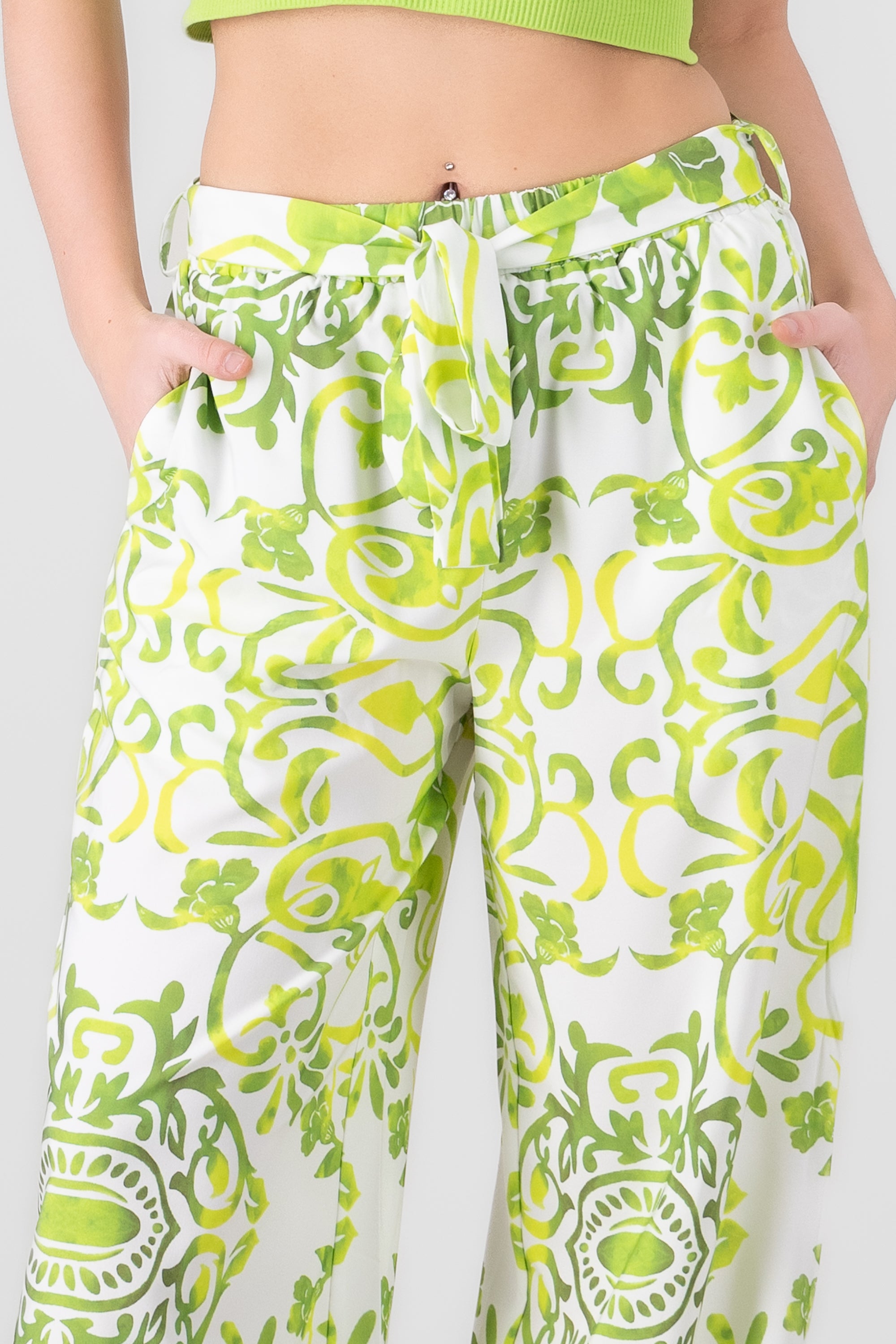 Pantalones amplios estampados VERDE COMBO