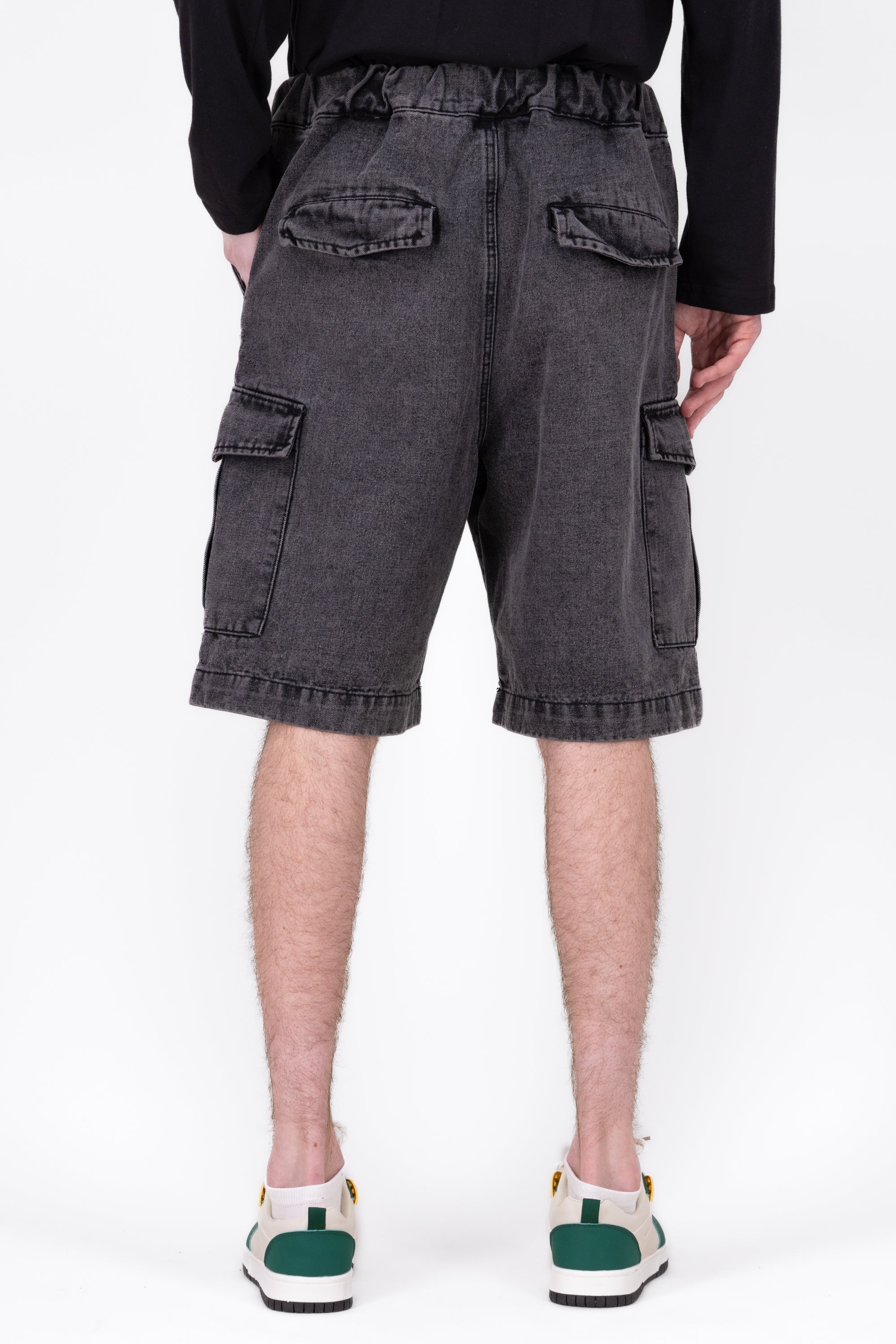 Short detalle cargo denim NEGRO