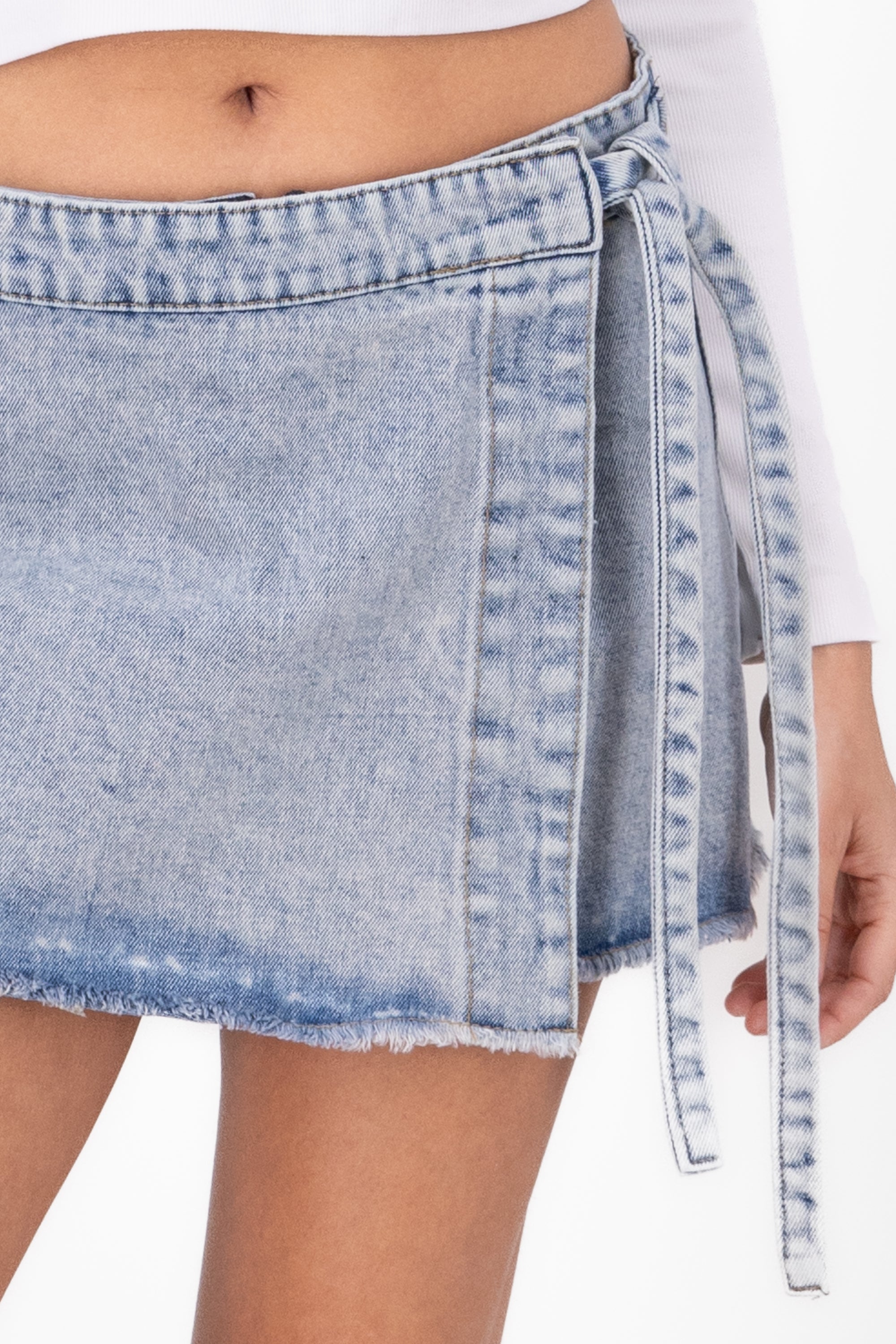 Falda mini denim lavado LIGHT WASH