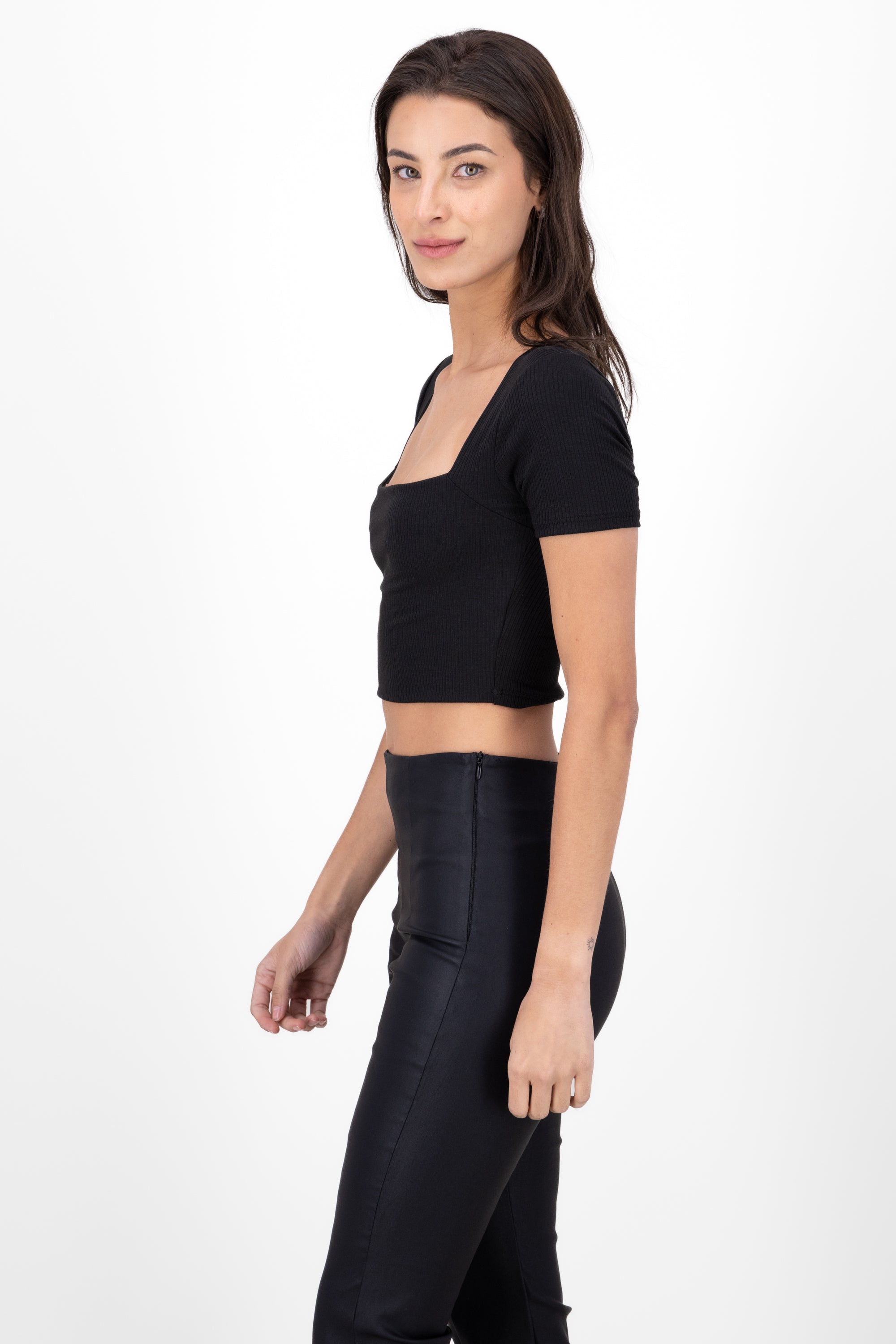 Top De Mnaga Corta De Rib Cropped NEGRO