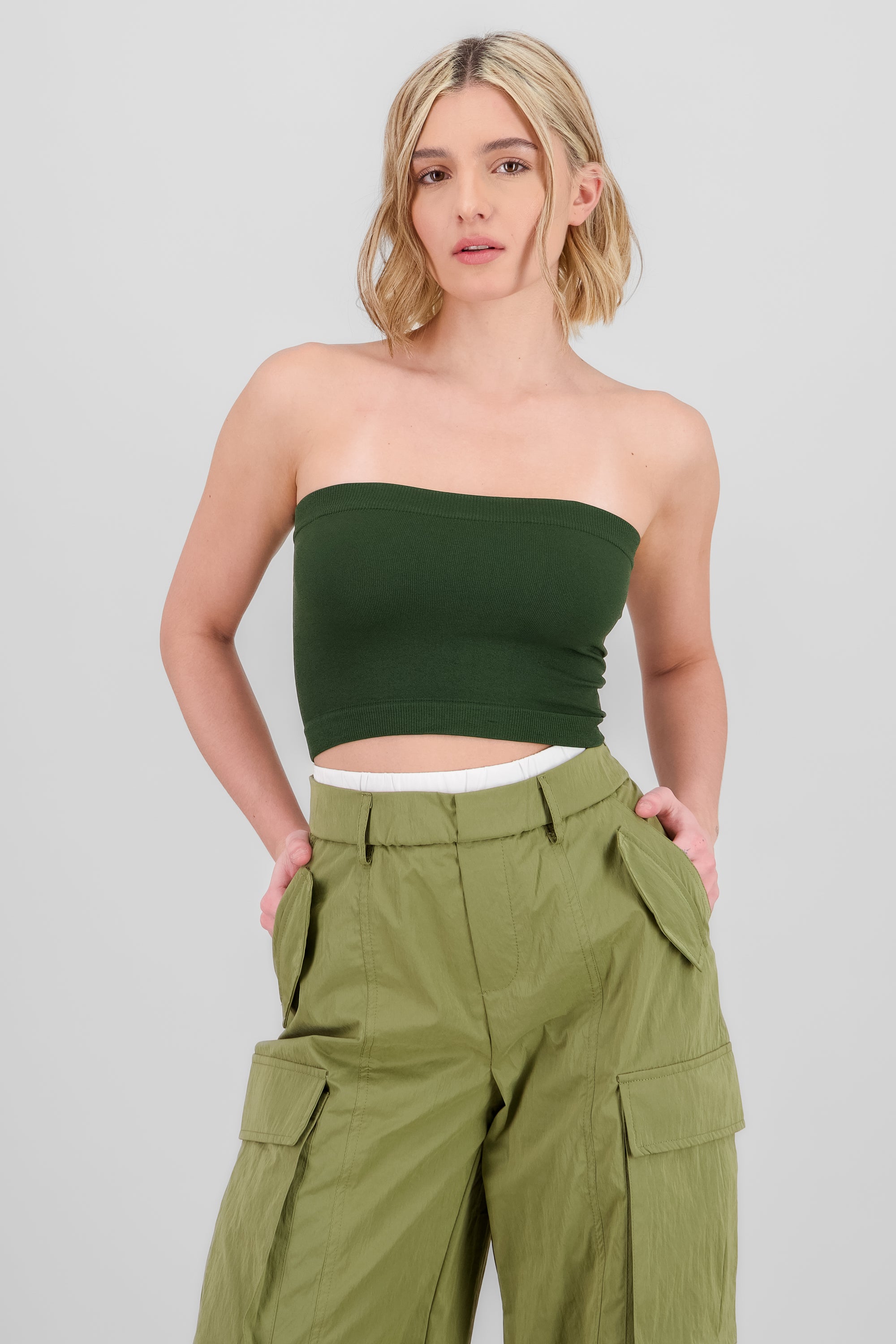 Top strapless liso VERDE CAZADOR