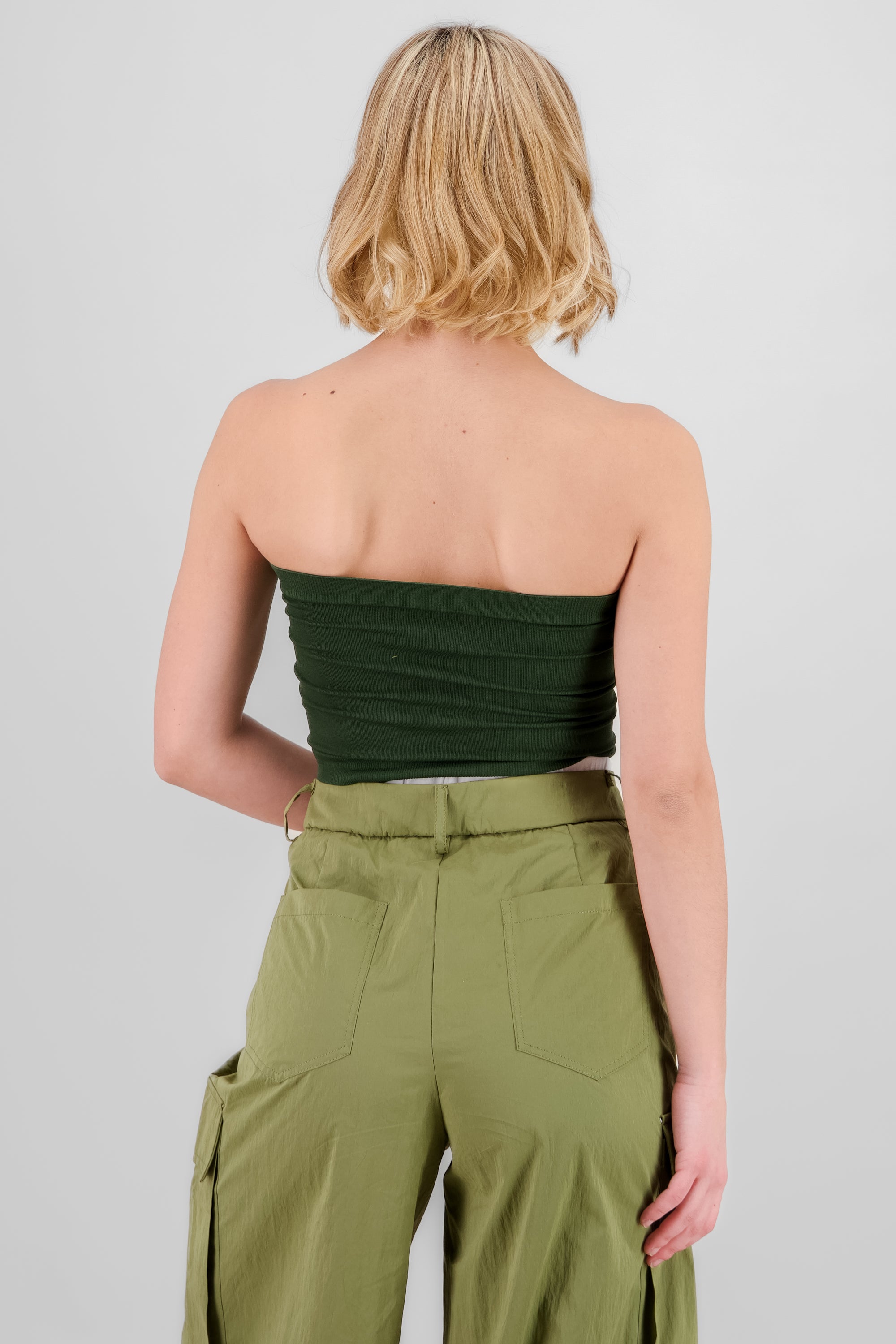 Top strapless liso VERDE CAZADOR